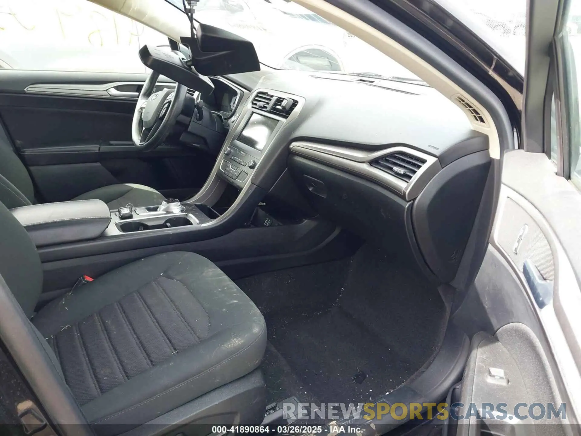 5 Photograph of a damaged car 3FA6P0H71KR255482 FORD FUSION 2019