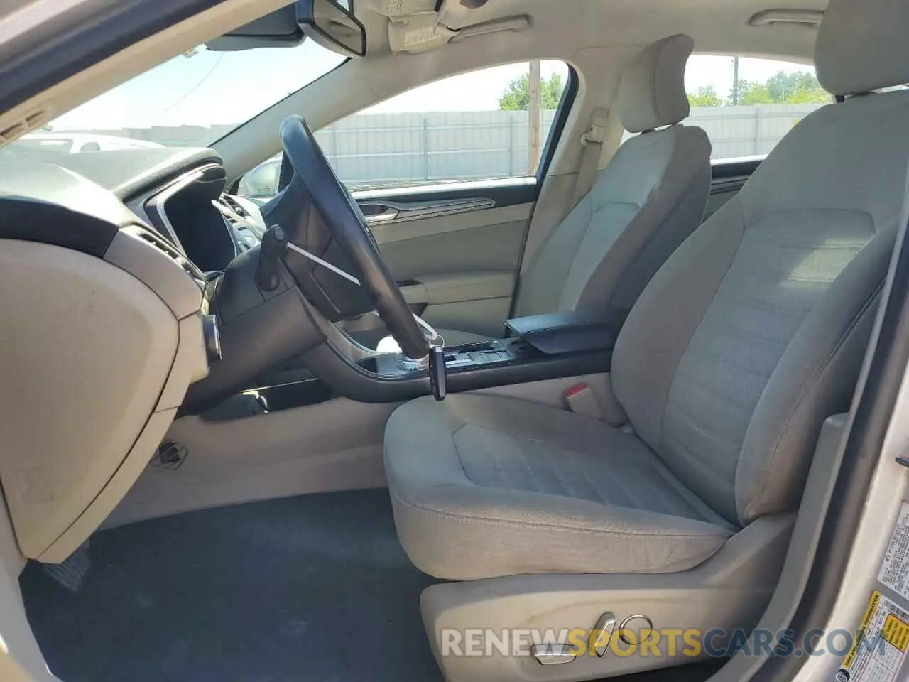 7 Photograph of a damaged car 3FA6P0H71KR265851 FORD FUSION 2019