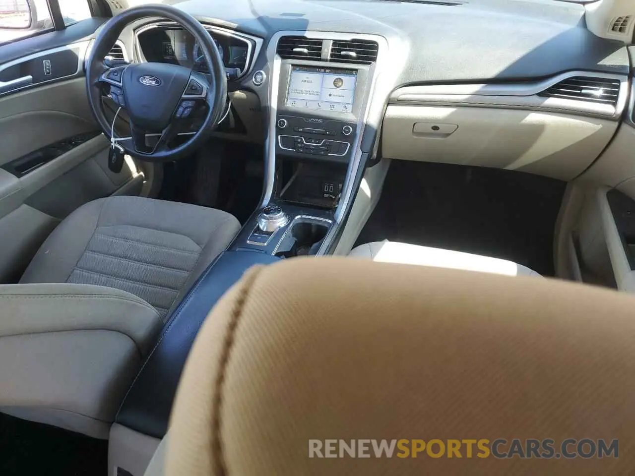 8 Photograph of a damaged car 3FA6P0H71KR265851 FORD FUSION 2019