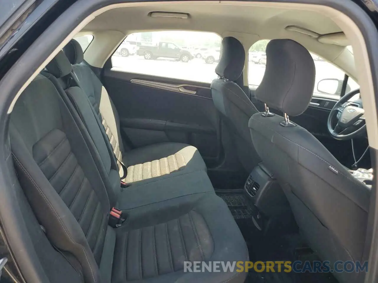9 Photograph of a damaged car 3FA6P0H73KR151298 FORD FUSION 2019