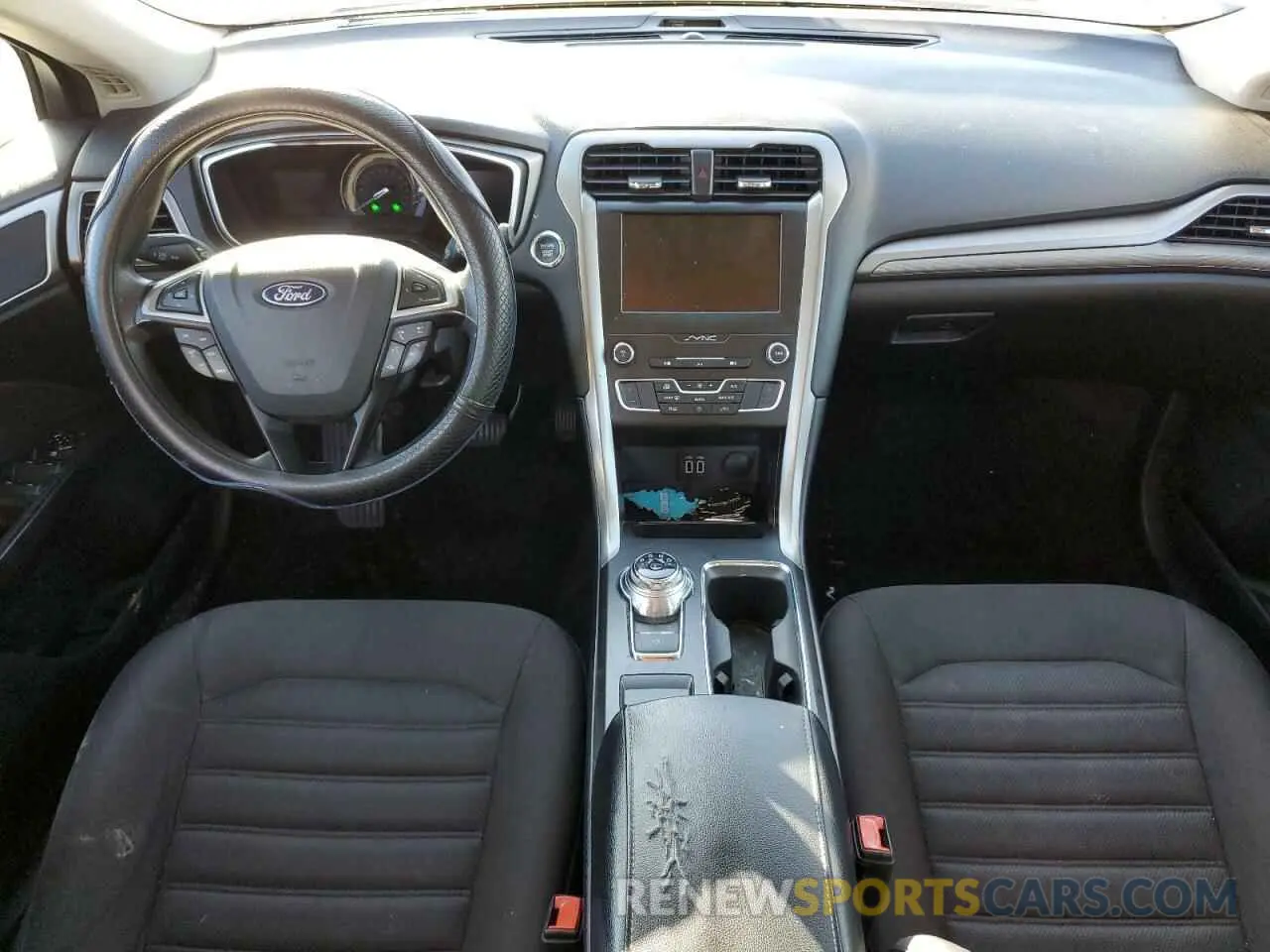 8 Photograph of a damaged car 3FA6P0H74KR123221 FORD FUSION 2019