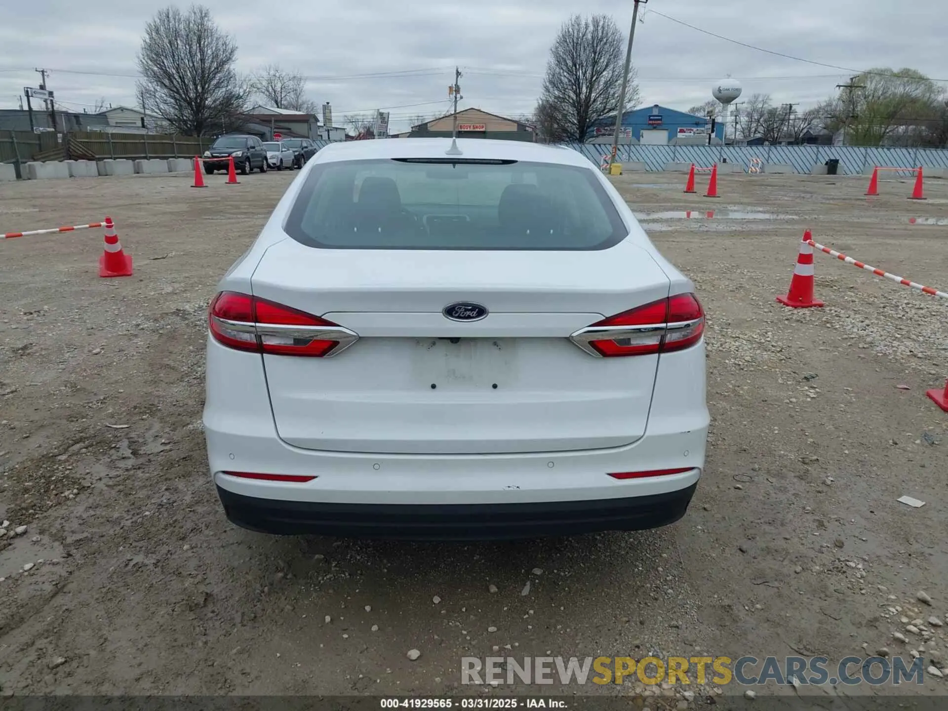 16 Photograph of a damaged car 3FA6P0H74KR278299 FORD FUSION 2019