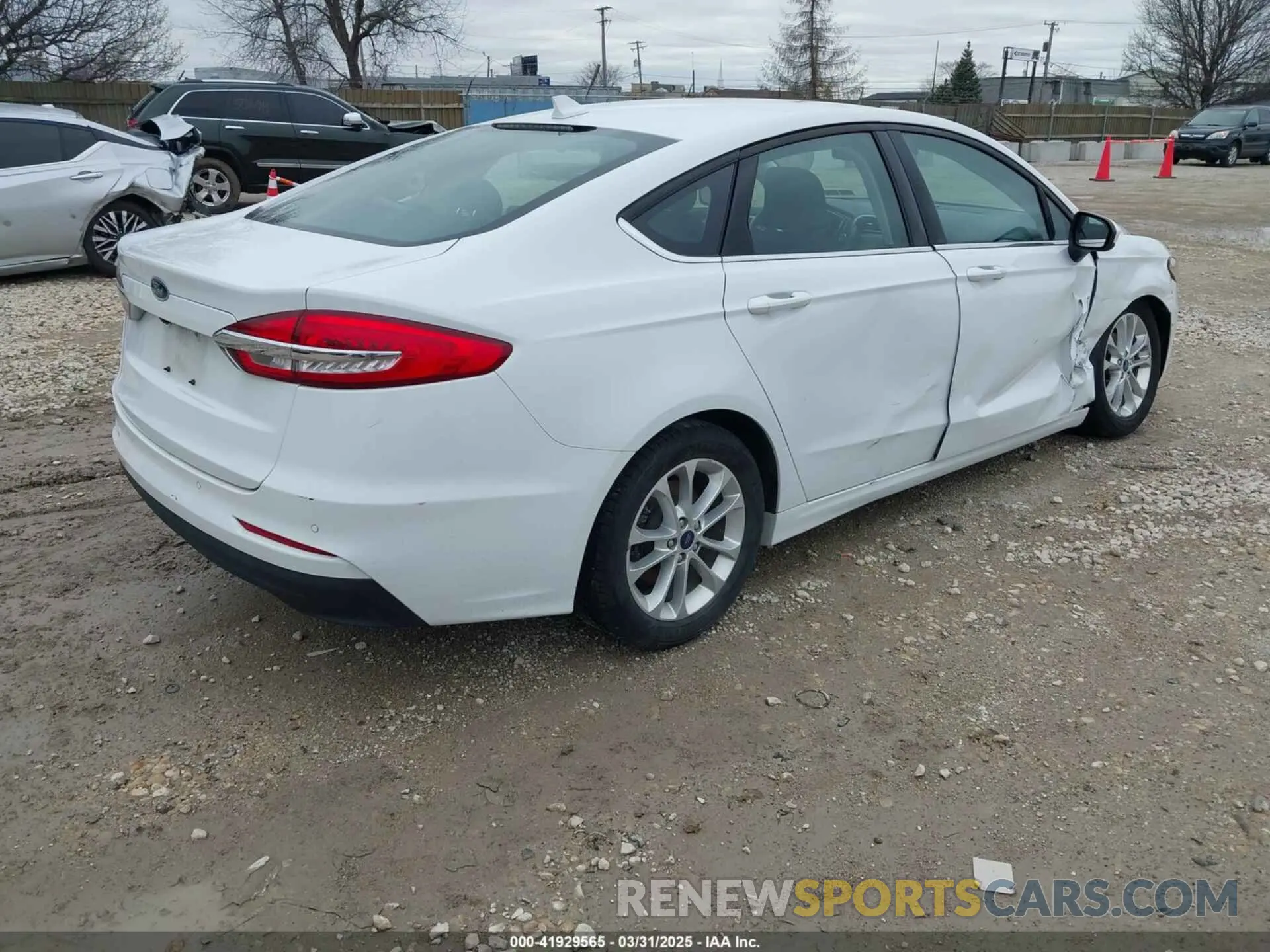 4 Photograph of a damaged car 3FA6P0H74KR278299 FORD FUSION 2019