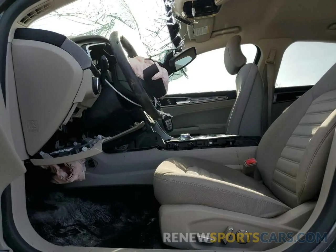 7 Photograph of a damaged car 3FA6P0H76KR123138 FORD FUSION 2019