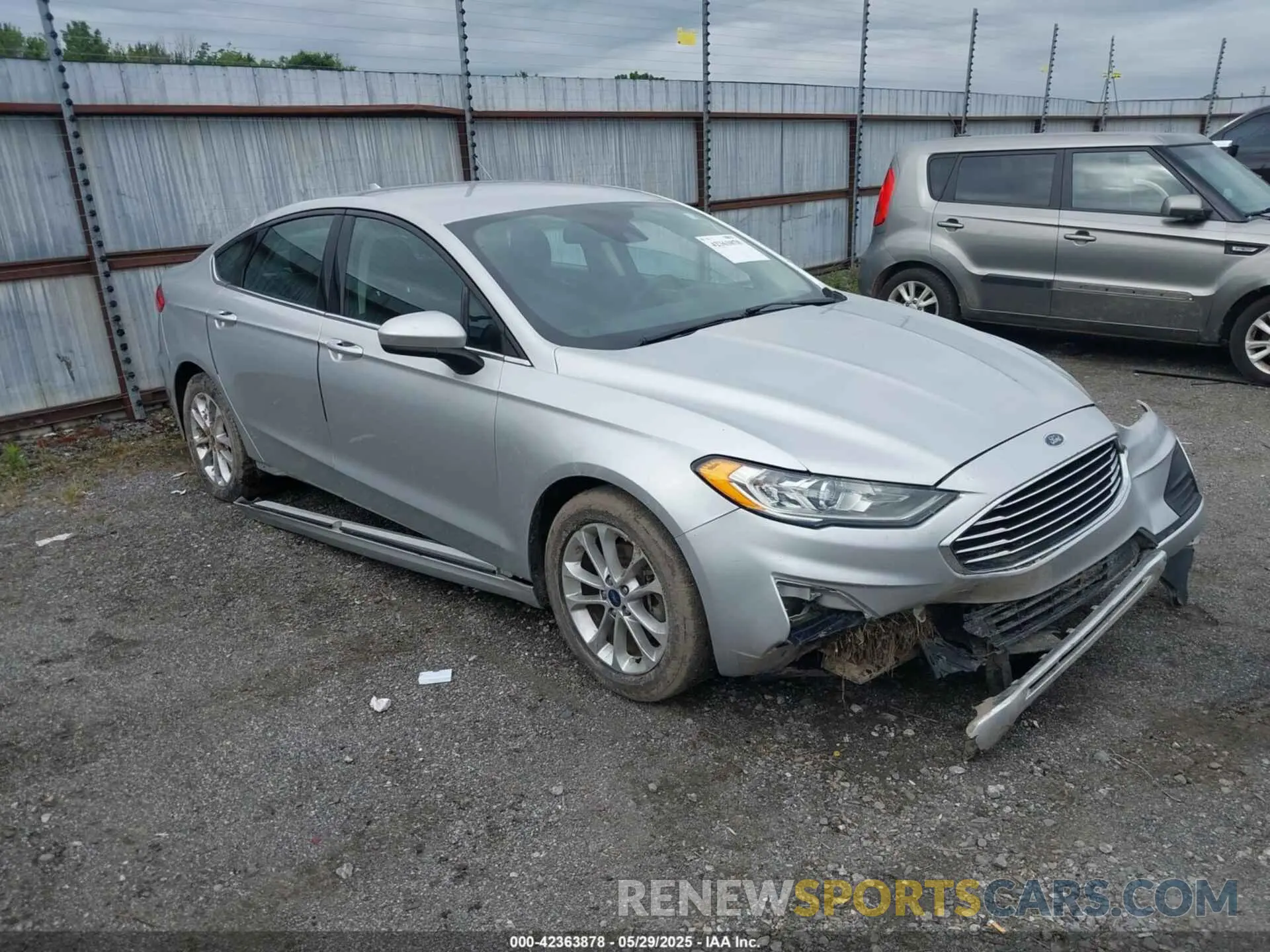 1 Photograph of a damaged car 3FA6P0H77KR136528 FORD FUSION 2019