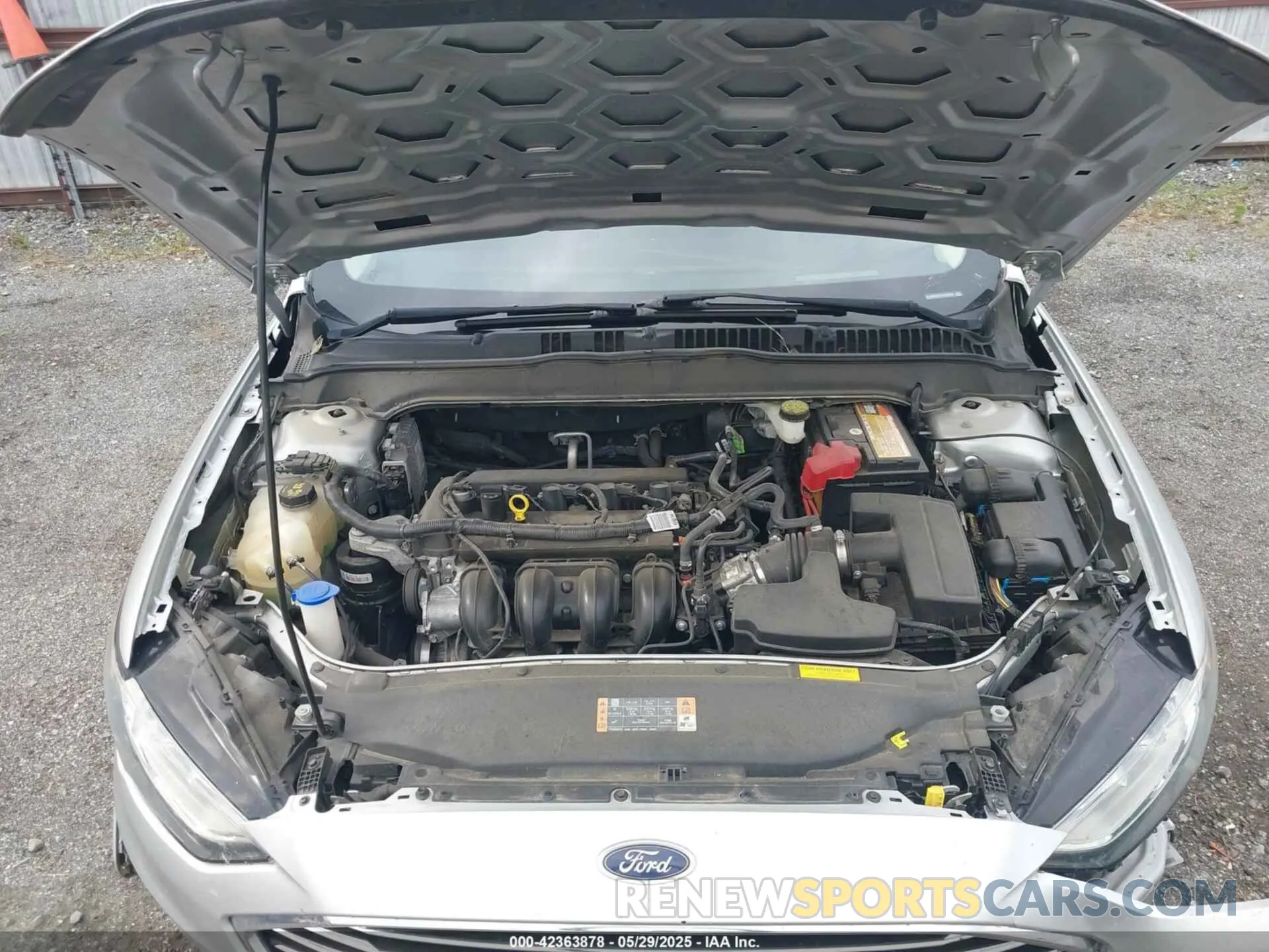 10 Photograph of a damaged car 3FA6P0H77KR136528 FORD FUSION 2019