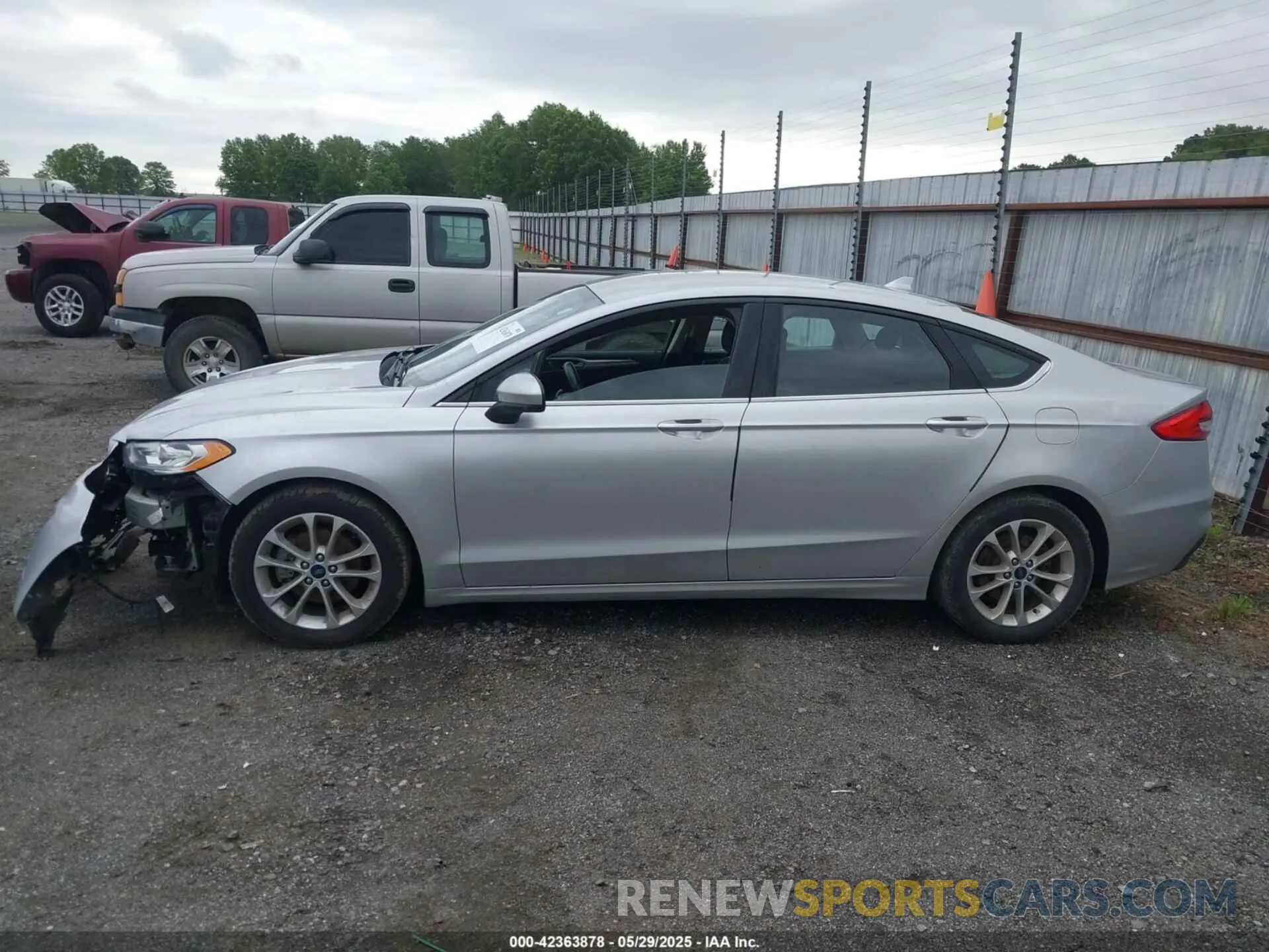 14 Photograph of a damaged car 3FA6P0H77KR136528 FORD FUSION 2019