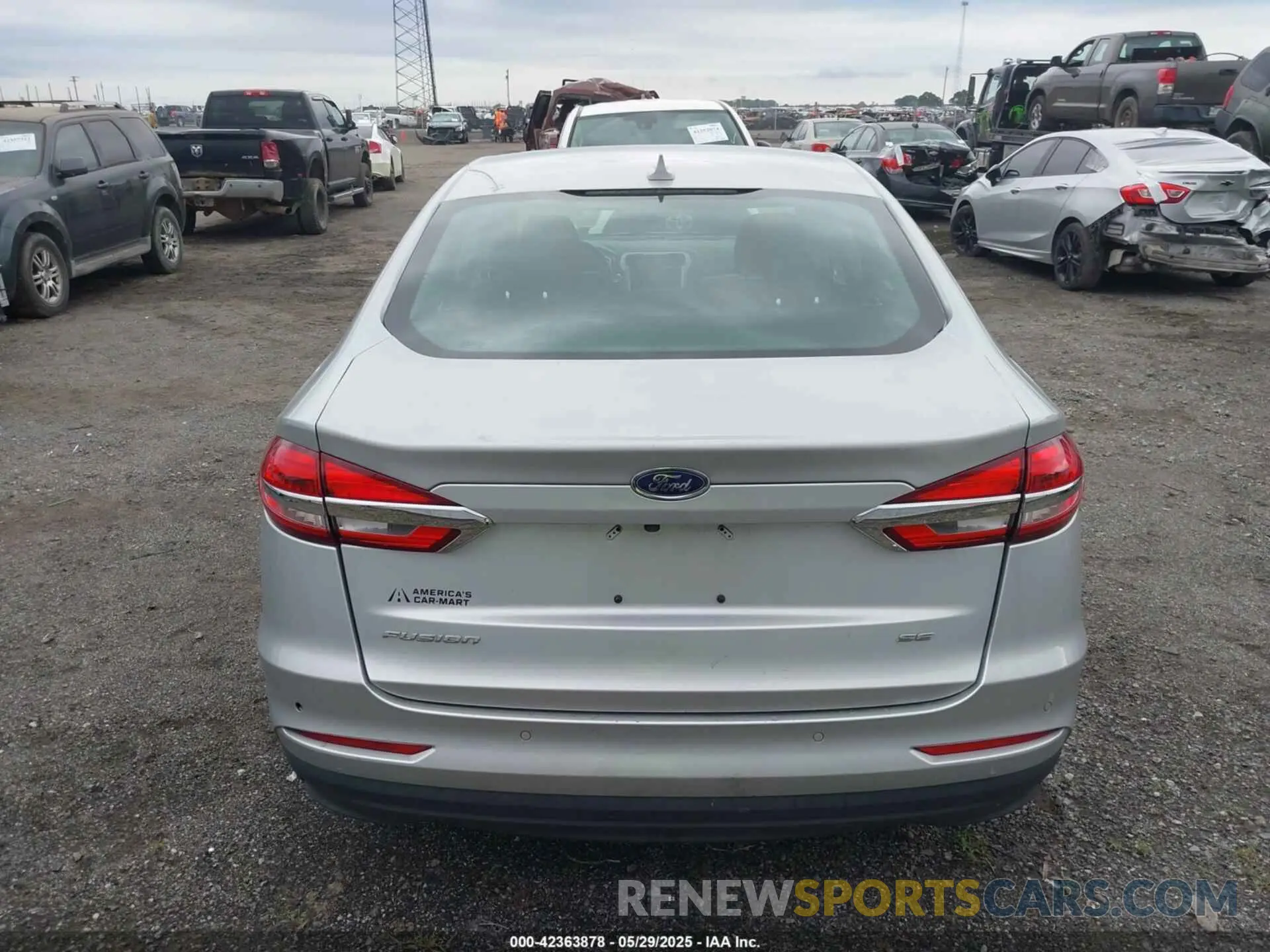 16 Photograph of a damaged car 3FA6P0H77KR136528 FORD FUSION 2019
