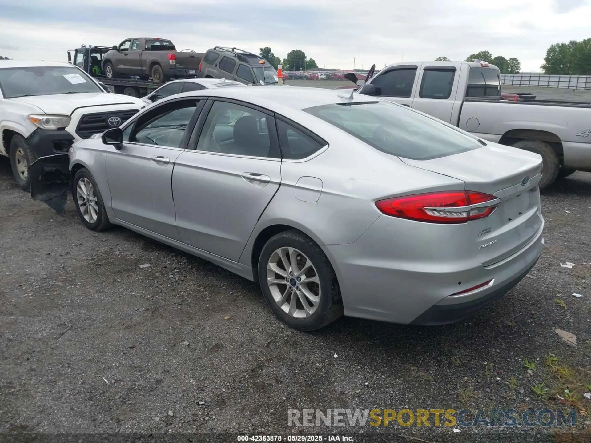 3 Photograph of a damaged car 3FA6P0H77KR136528 FORD FUSION 2019