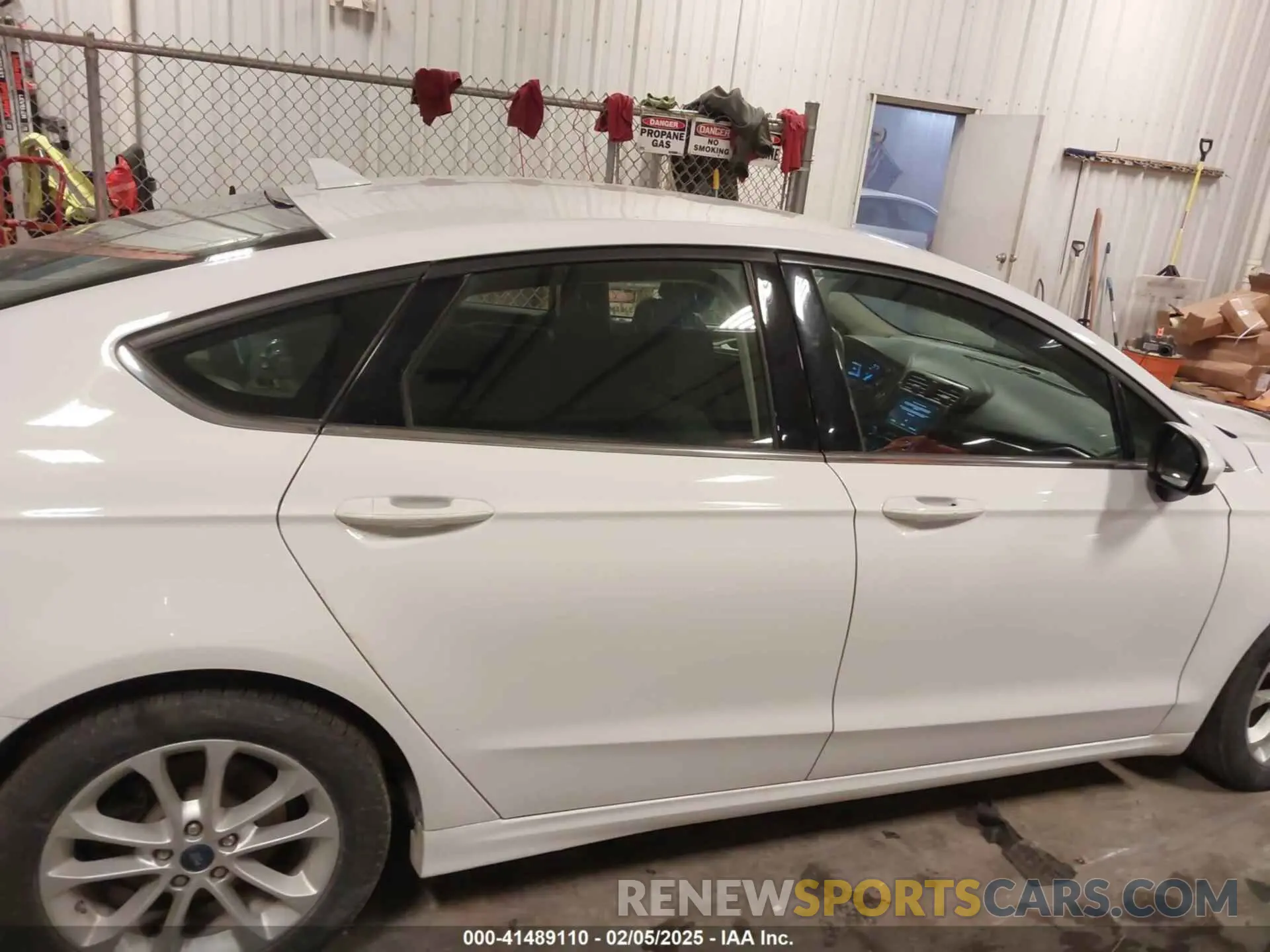 13 Photograph of a damaged car 3FA6P0H78KR210183 FORD FUSION 2019