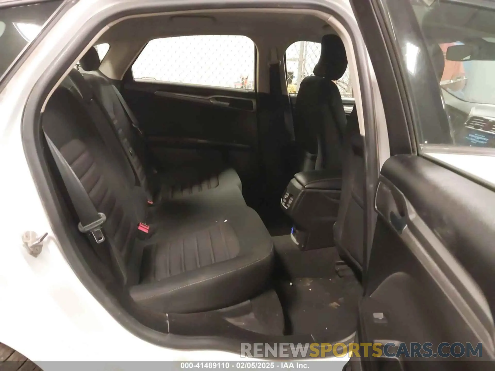 8 Photograph of a damaged car 3FA6P0H78KR210183 FORD FUSION 2019
