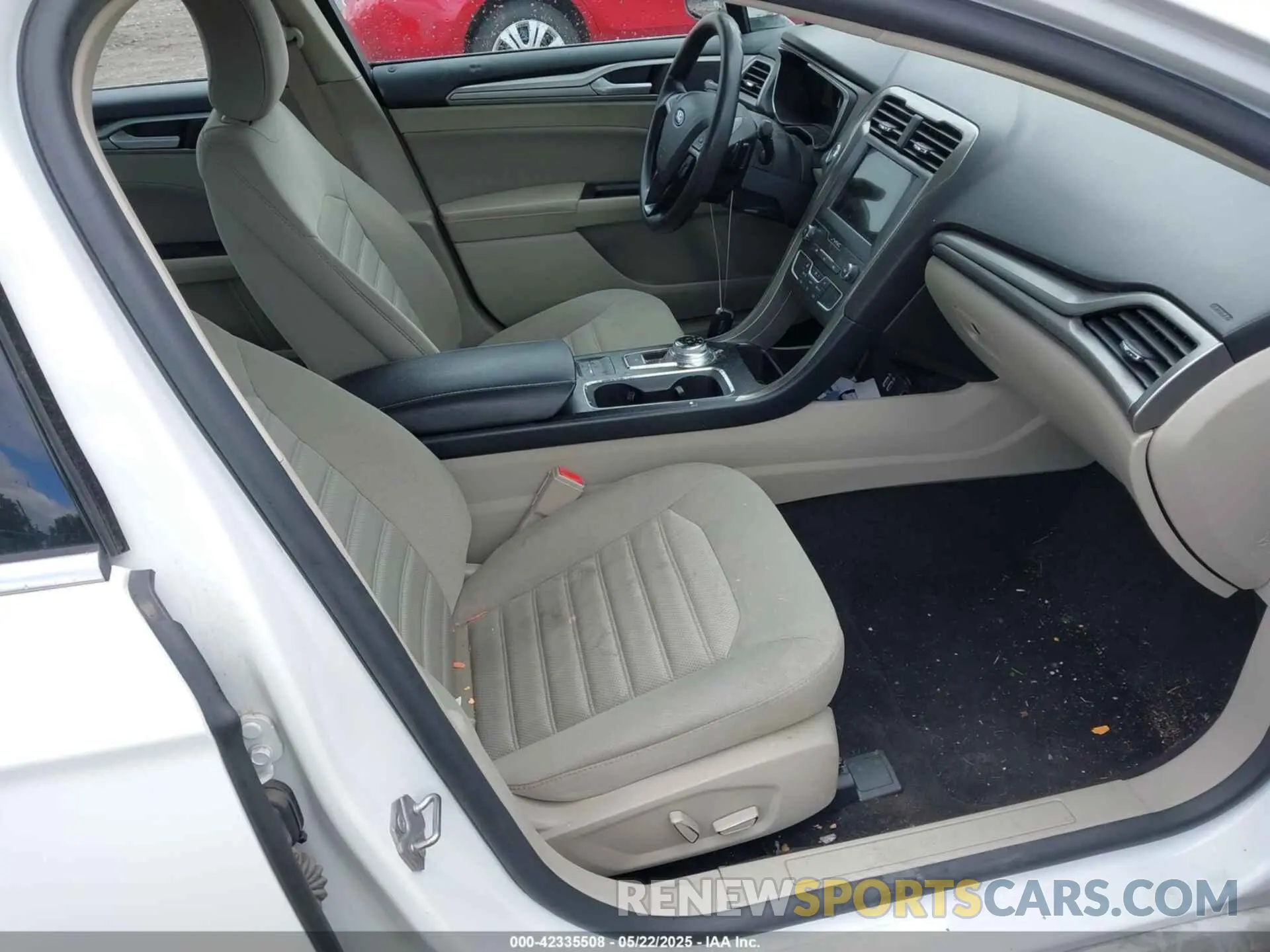 5 Photograph of a damaged car 3FA6P0HD0KR114537 FORD FUSION 2019