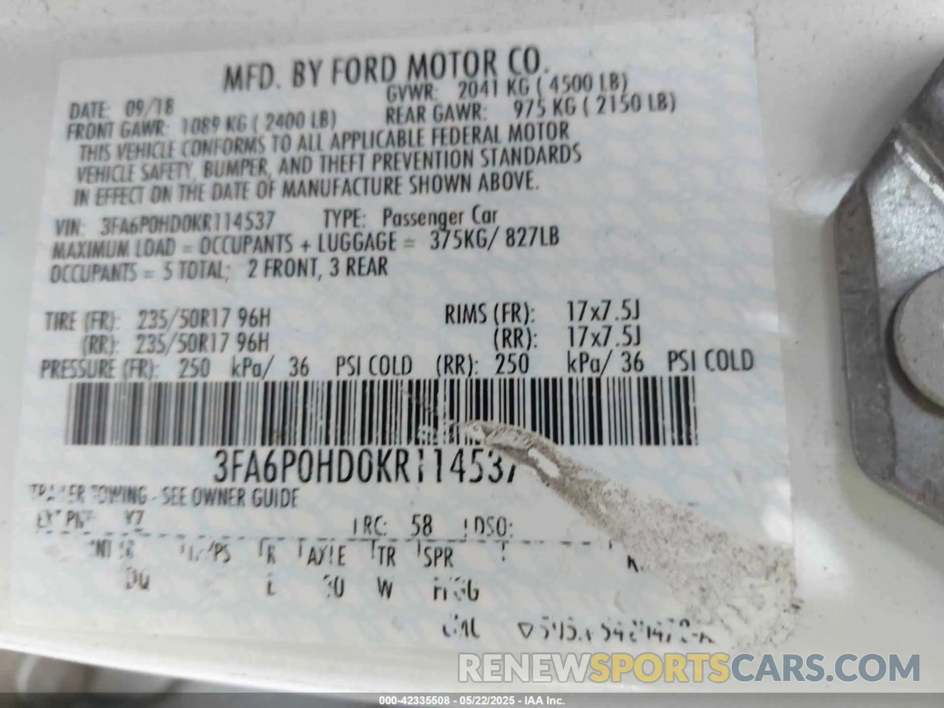 9 Photograph of a damaged car 3FA6P0HD0KR114537 FORD FUSION 2019