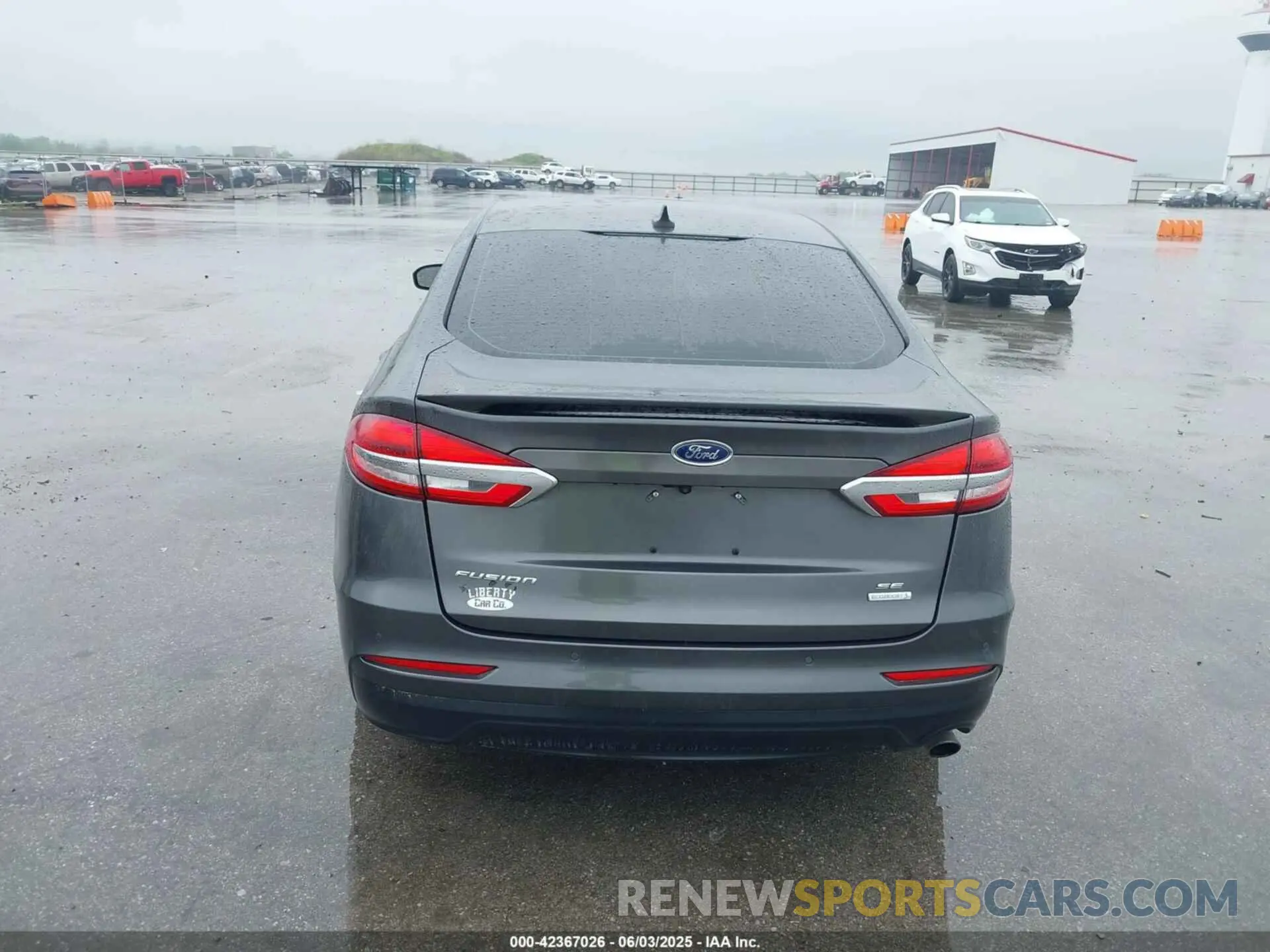 16 Photograph of a damaged car 3FA6P0HD0KR129037 FORD FUSION 2019