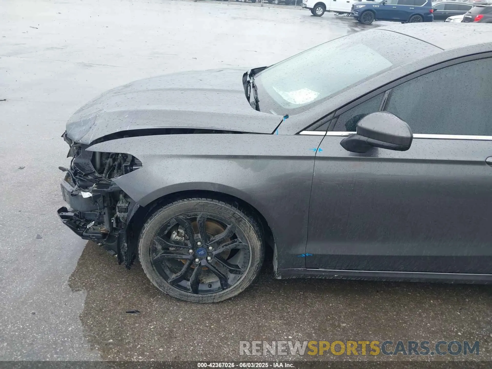 17 Photograph of a damaged car 3FA6P0HD0KR129037 FORD FUSION 2019