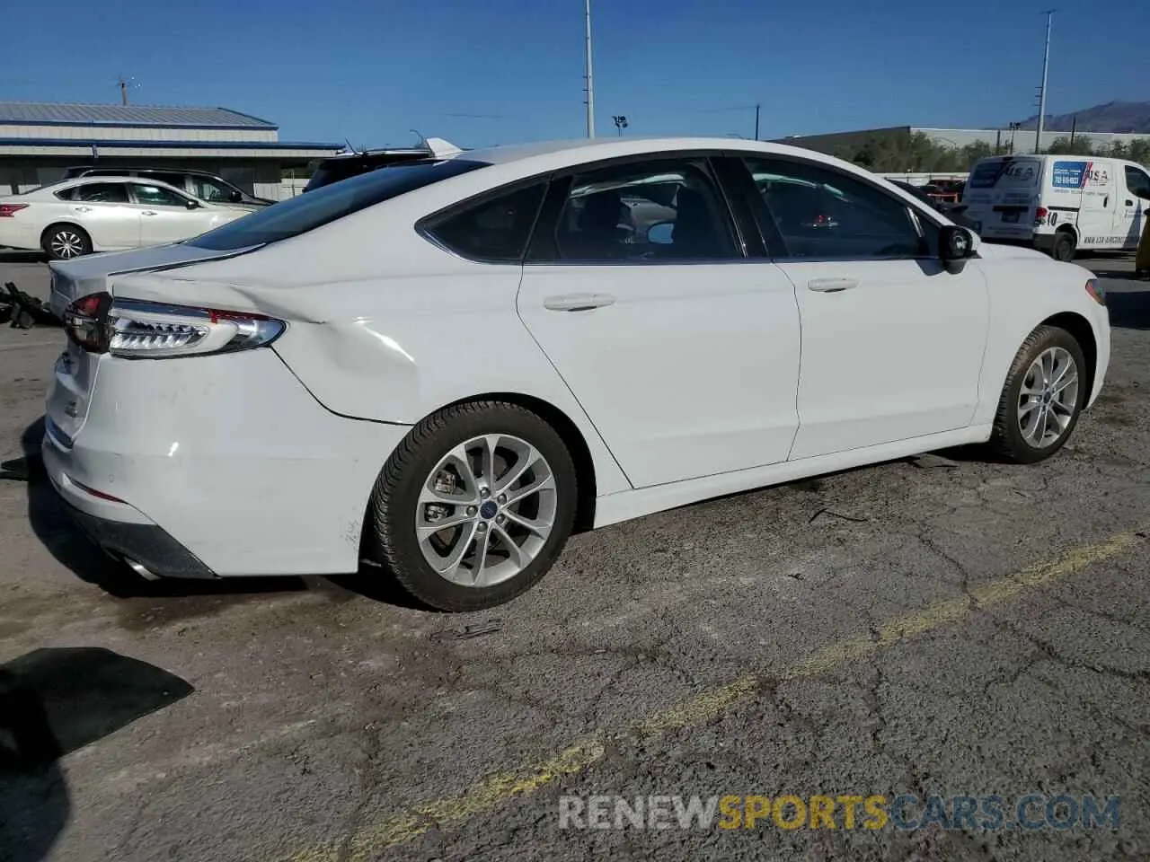 3 Photograph of a damaged car 3FA6P0HD0KR135288 FORD FUSION 2019