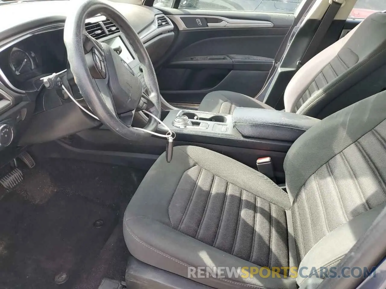 7 Photograph of a damaged car 3FA6P0HD0KR135467 FORD FUSION 2019
