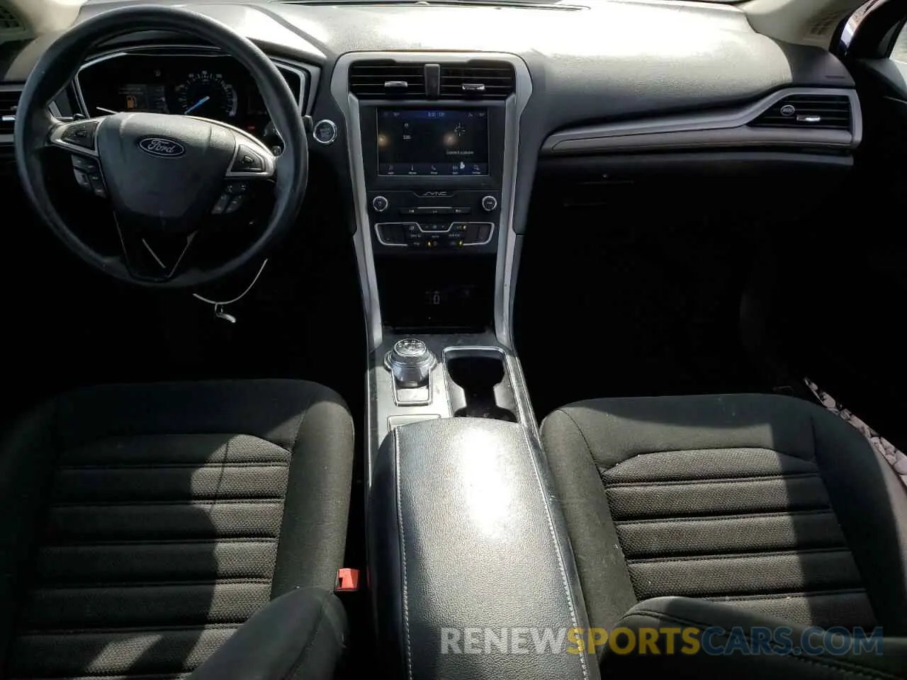 8 Photograph of a damaged car 3FA6P0HD0KR135467 FORD FUSION 2019