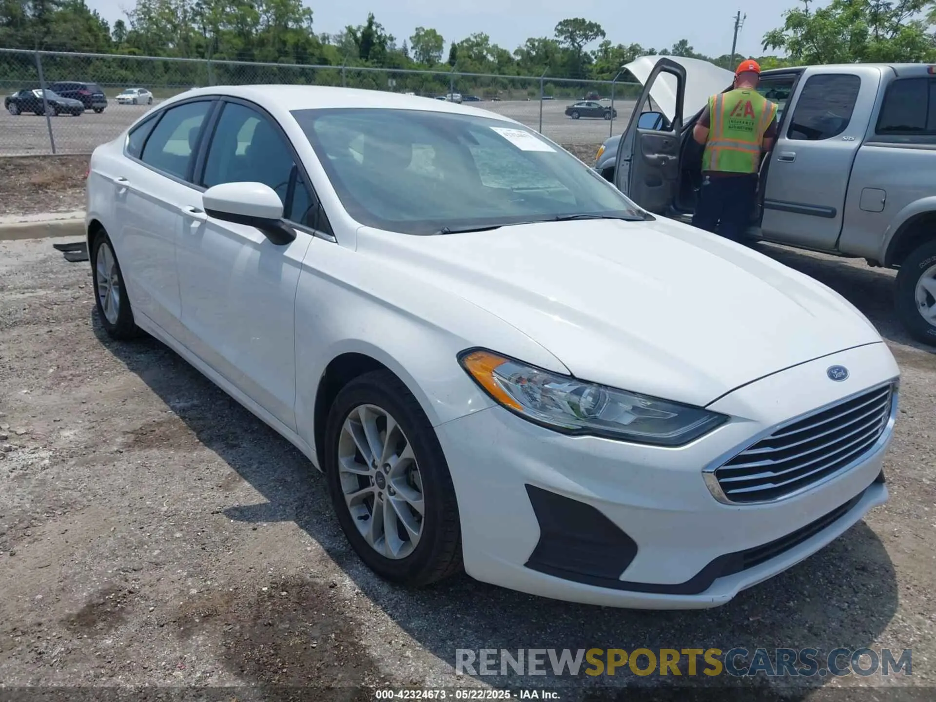 1 Photograph of a damaged car 3FA6P0HD0KR145819 FORD FUSION 2019