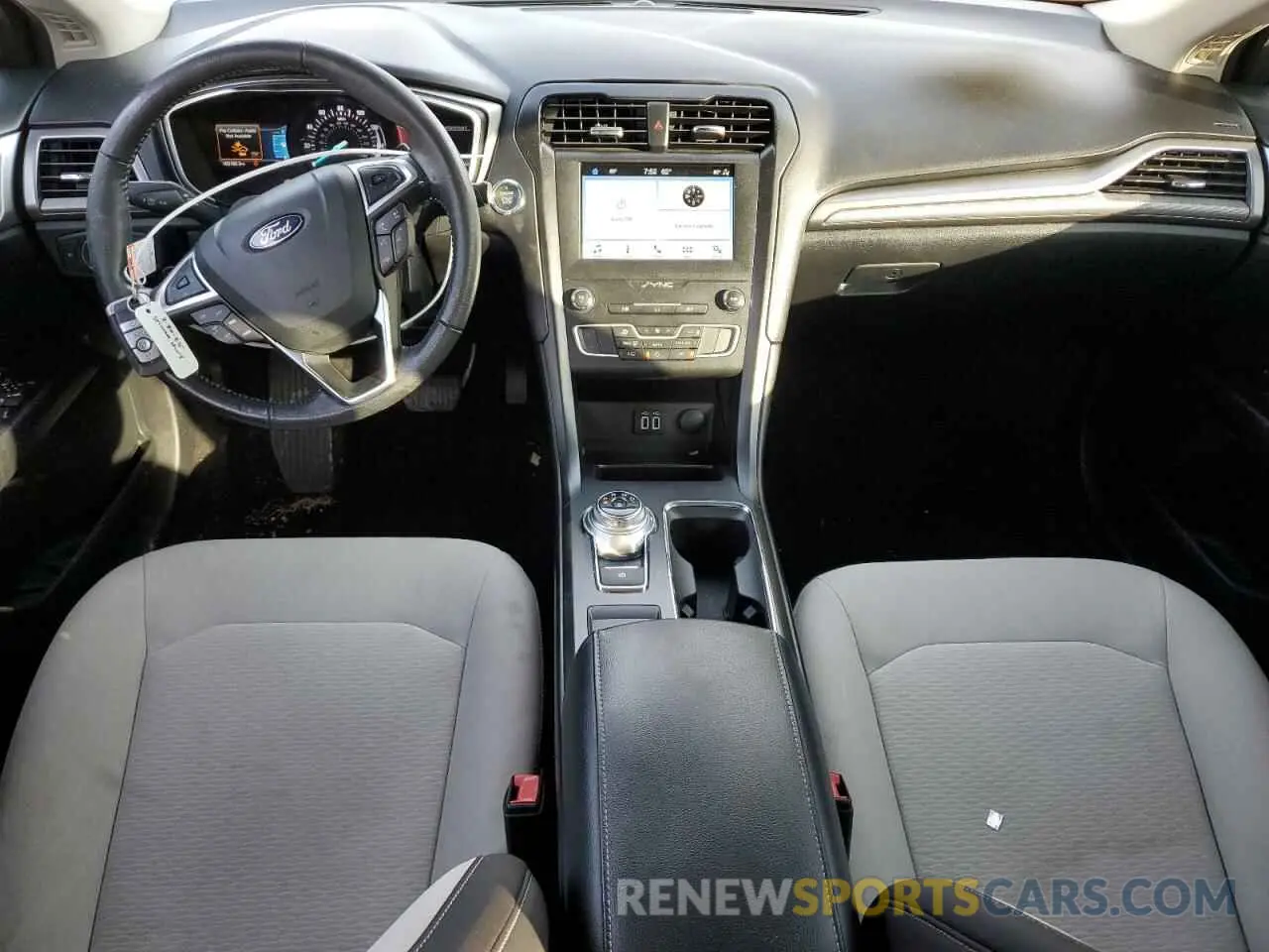 8 Photograph of a damaged car 3FA6P0HD0KR160143 FORD FUSION 2019