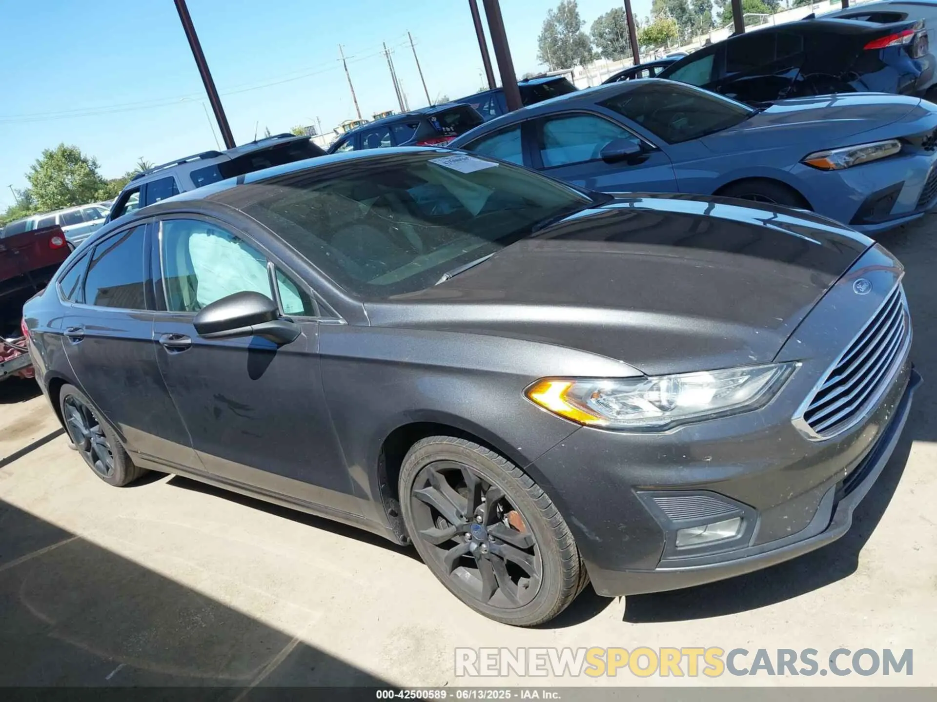 13 Photograph of a damaged car 3FA6P0HD0KR178528 FORD FUSION 2019