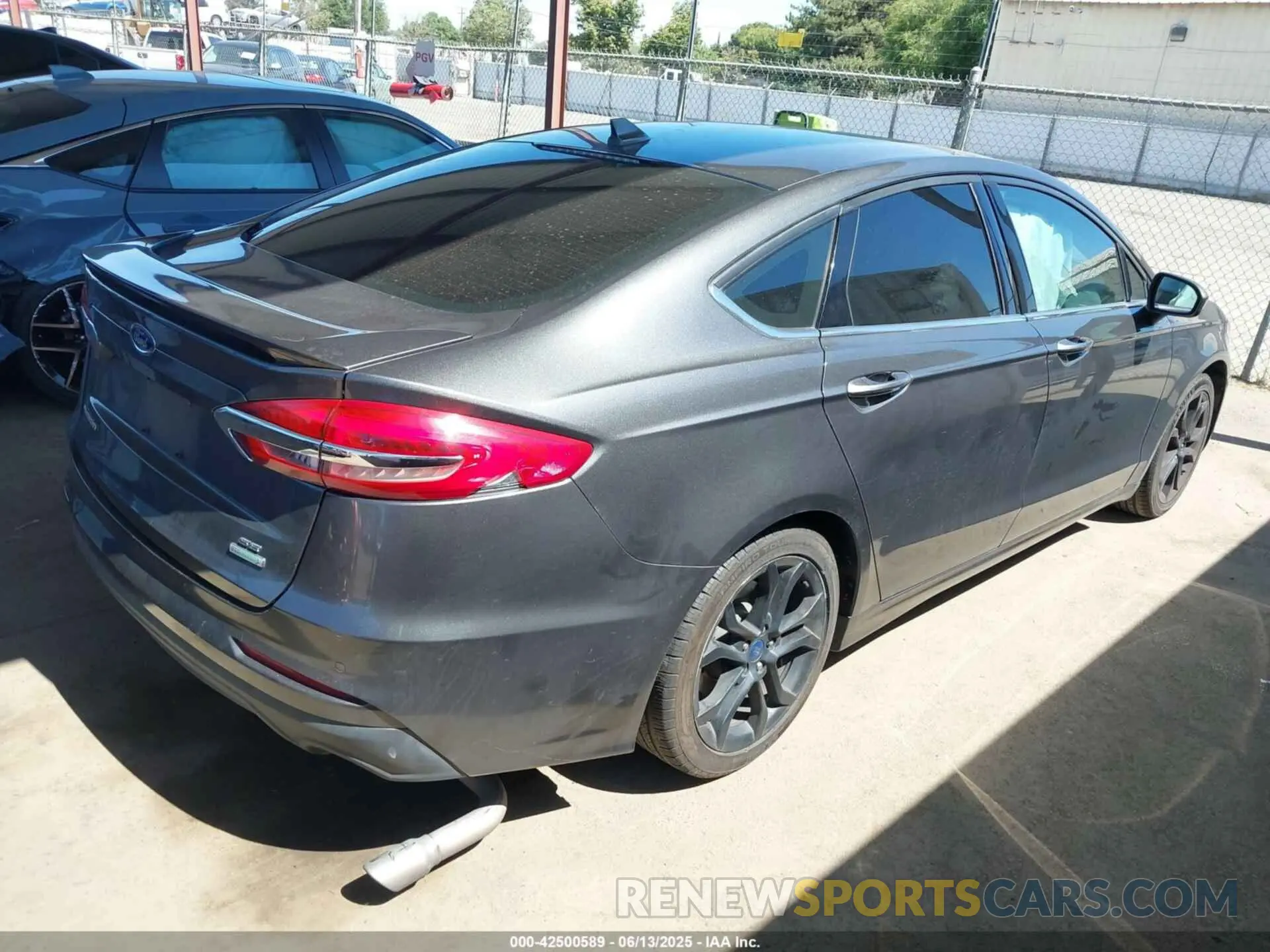 4 Photograph of a damaged car 3FA6P0HD0KR178528 FORD FUSION 2019