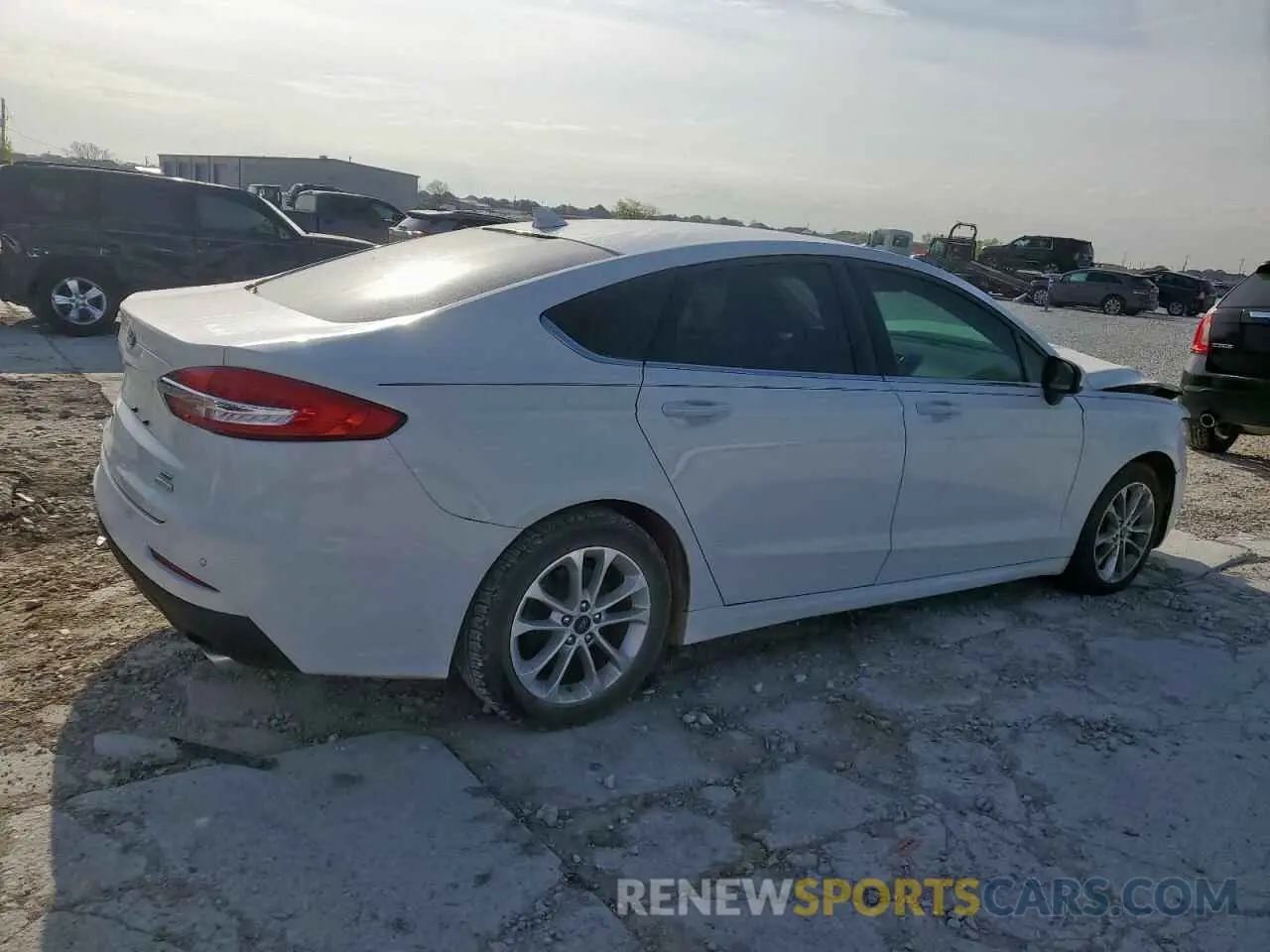 3 Photograph of a damaged car 3FA6P0HD0KR186189 FORD FUSION 2019