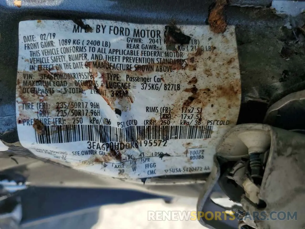 13 Photograph of a damaged car 3FA6P0HD0KR195572 FORD FUSION 2019