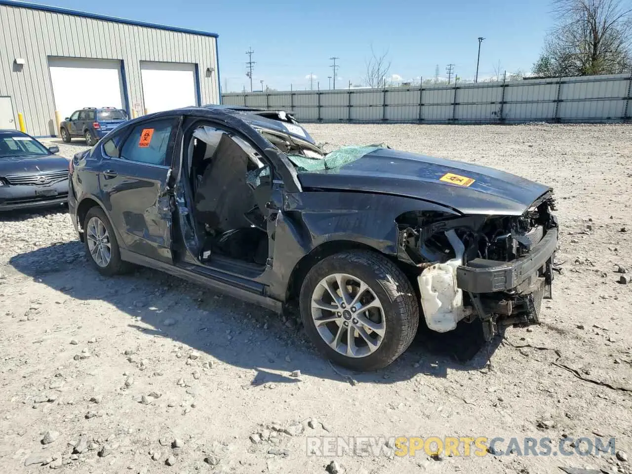 4 Photograph of a damaged car 3FA6P0HD0KR195572 FORD FUSION 2019