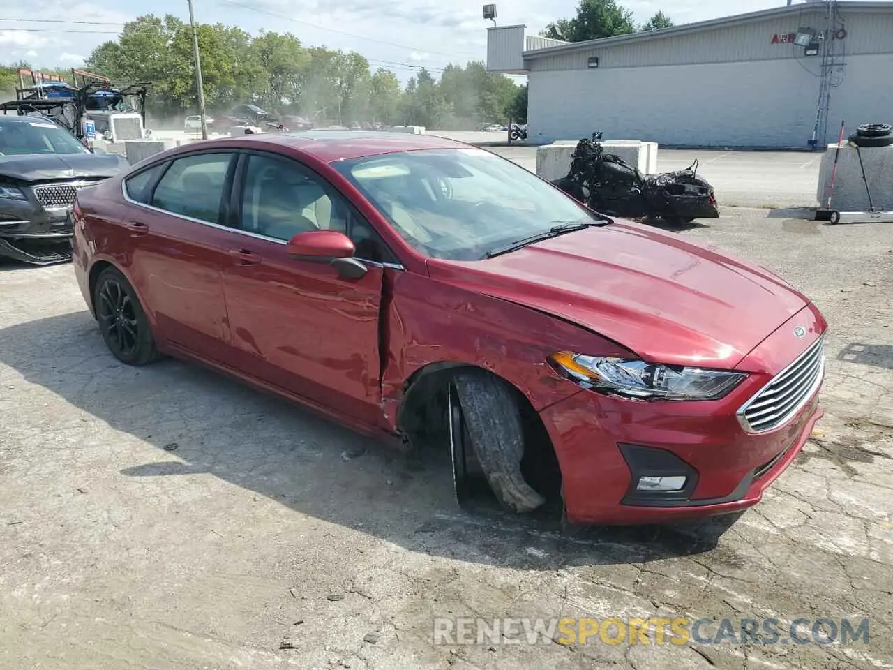 4 Photograph of a damaged car 3FA6P0HD0KR196270 FORD FUSION 2019