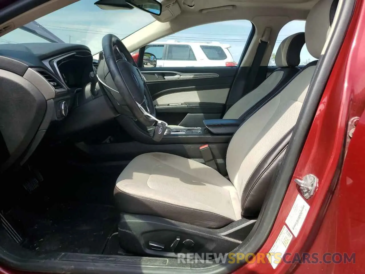 7 Photograph of a damaged car 3FA6P0HD0KR196270 FORD FUSION 2019