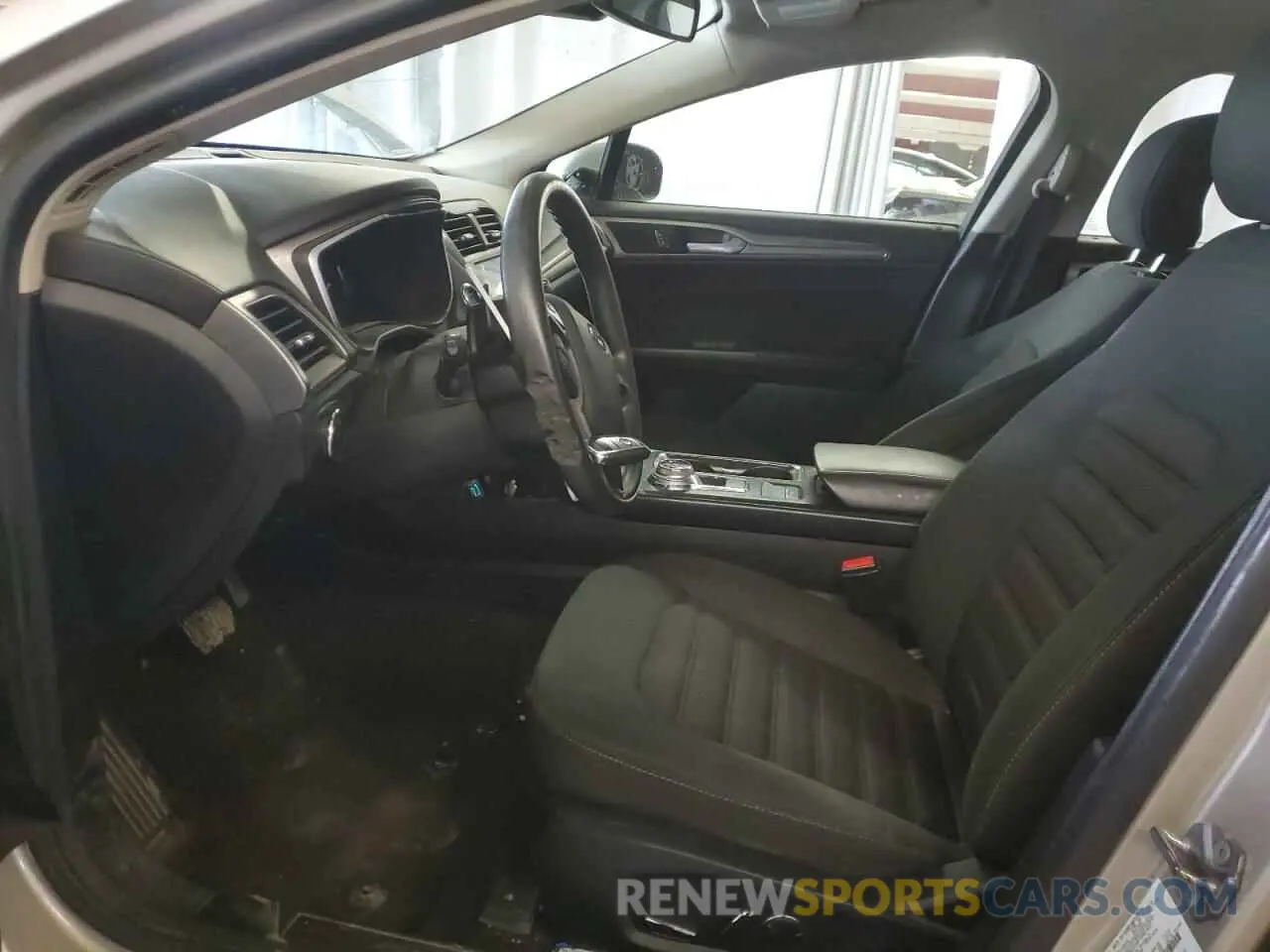 7 Photograph of a damaged car 3FA6P0HD0KR203489 FORD FUSION 2019