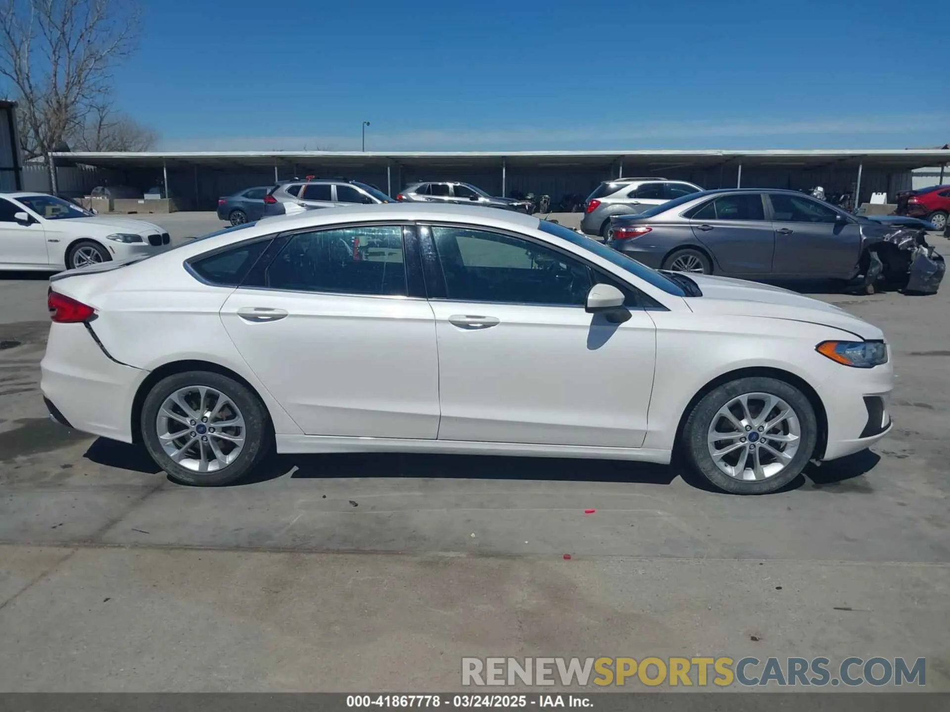 13 Photograph of a damaged car 3FA6P0HD0KR215531 FORD FUSION 2019