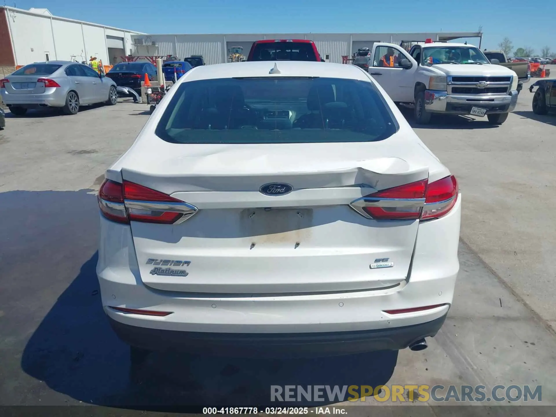 16 Photograph of a damaged car 3FA6P0HD0KR215531 FORD FUSION 2019