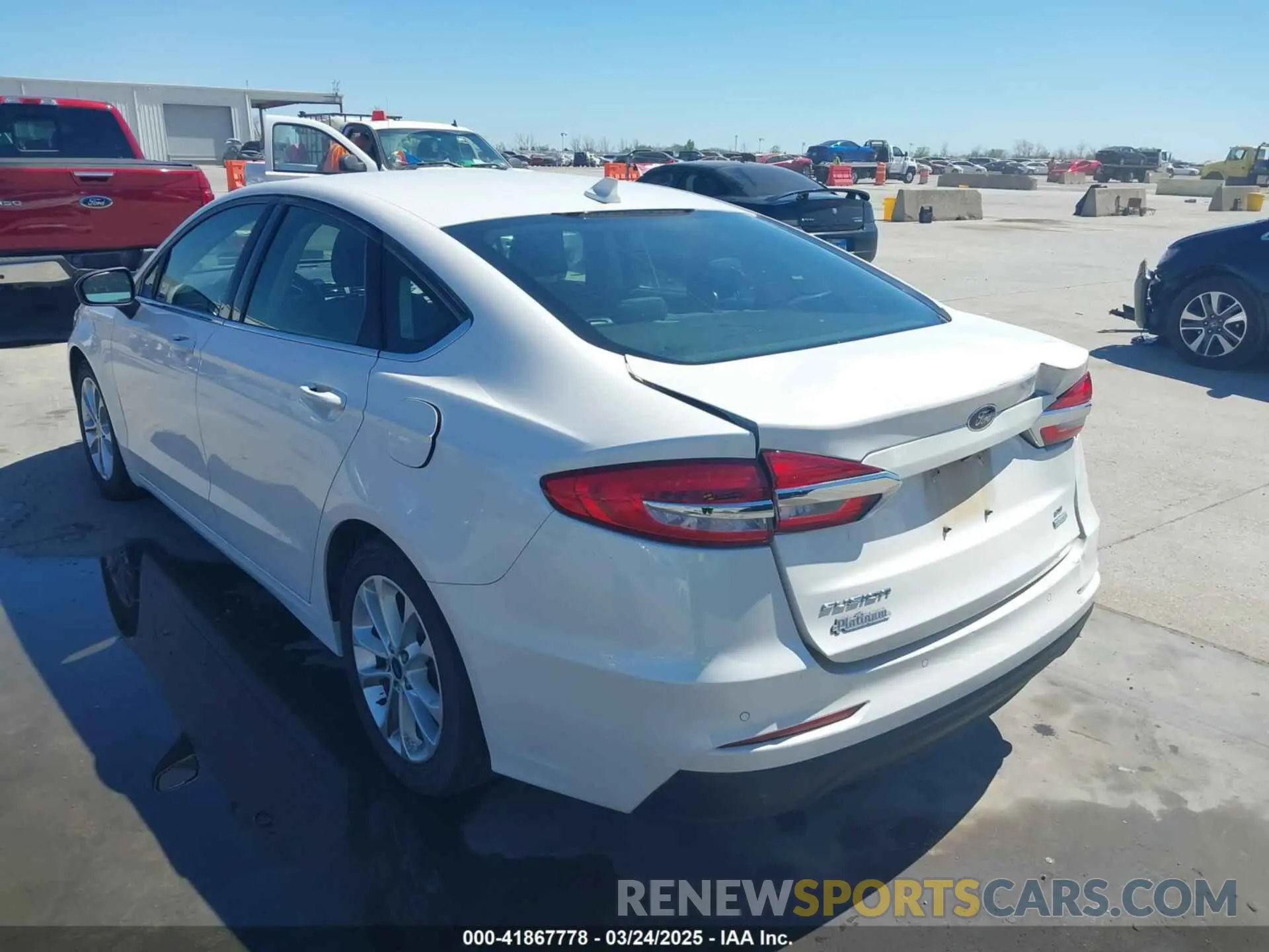 3 Photograph of a damaged car 3FA6P0HD0KR215531 FORD FUSION 2019