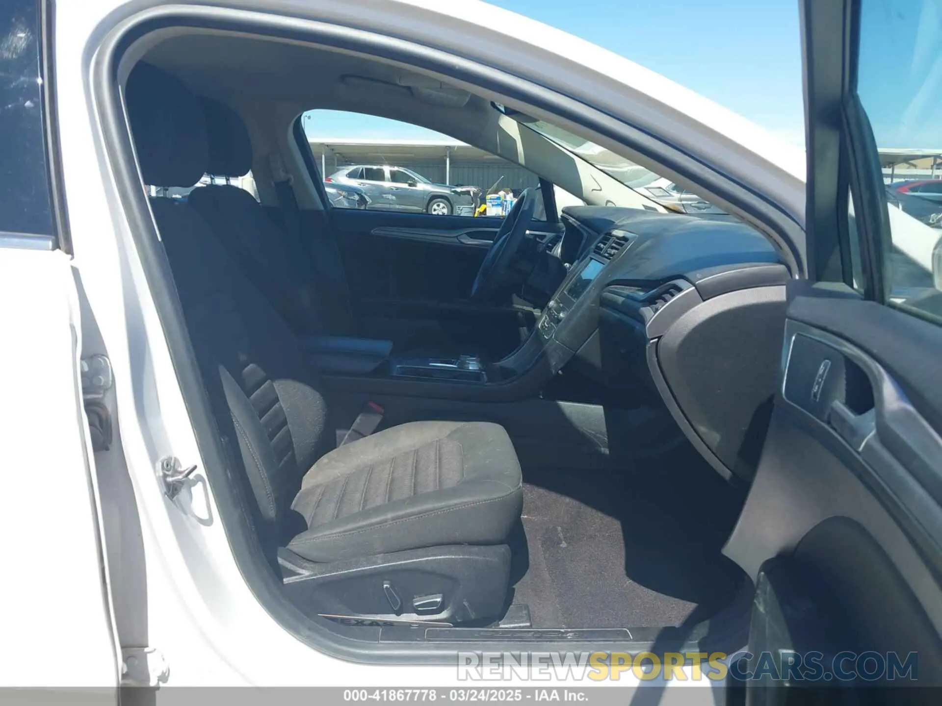 5 Photograph of a damaged car 3FA6P0HD0KR215531 FORD FUSION 2019