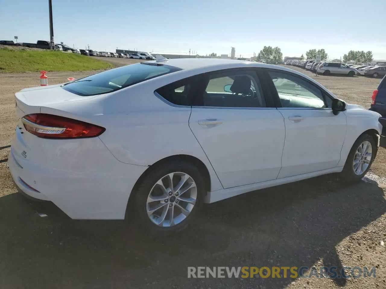 3 Photograph of a damaged car 3FA6P0HD0KR266236 FORD FUSION 2019