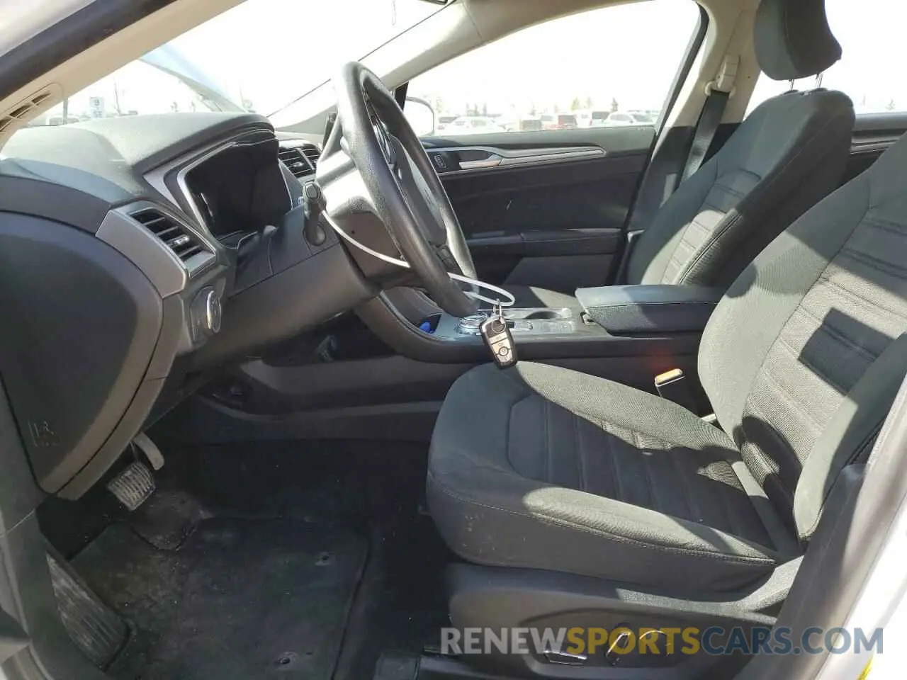 7 Photograph of a damaged car 3FA6P0HD0KR266236 FORD FUSION 2019