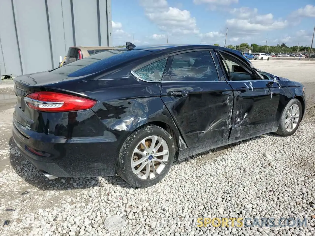 3 Photograph of a damaged car 3FA6P0HD0KR276054 FORD FUSION 2019