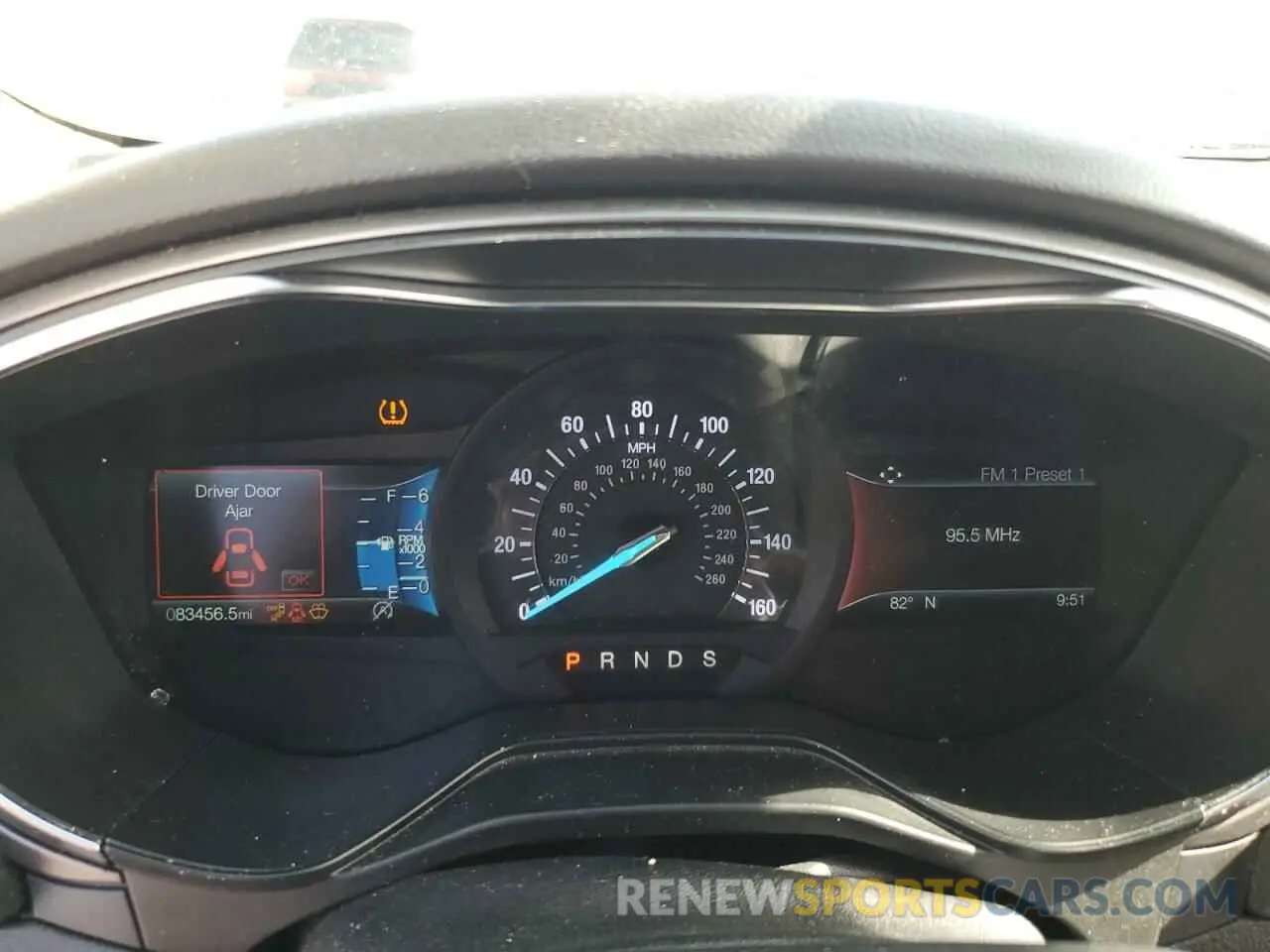 9 Photograph of a damaged car 3FA6P0HD0KR276054 FORD FUSION 2019