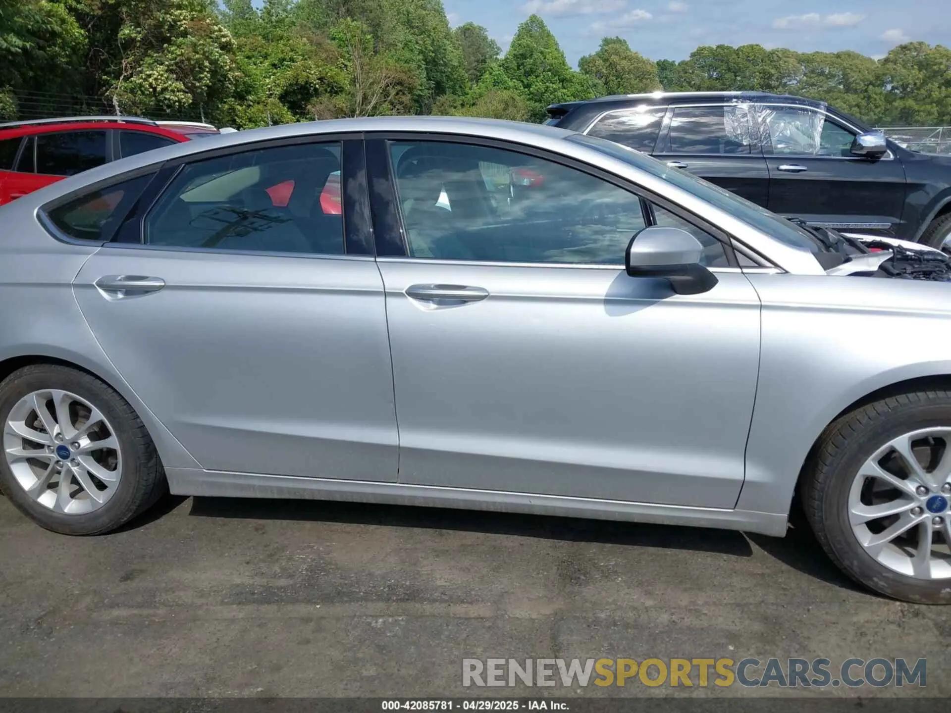 13 Photograph of a damaged car 3FA6P0HD1KR126681 FORD FUSION 2019