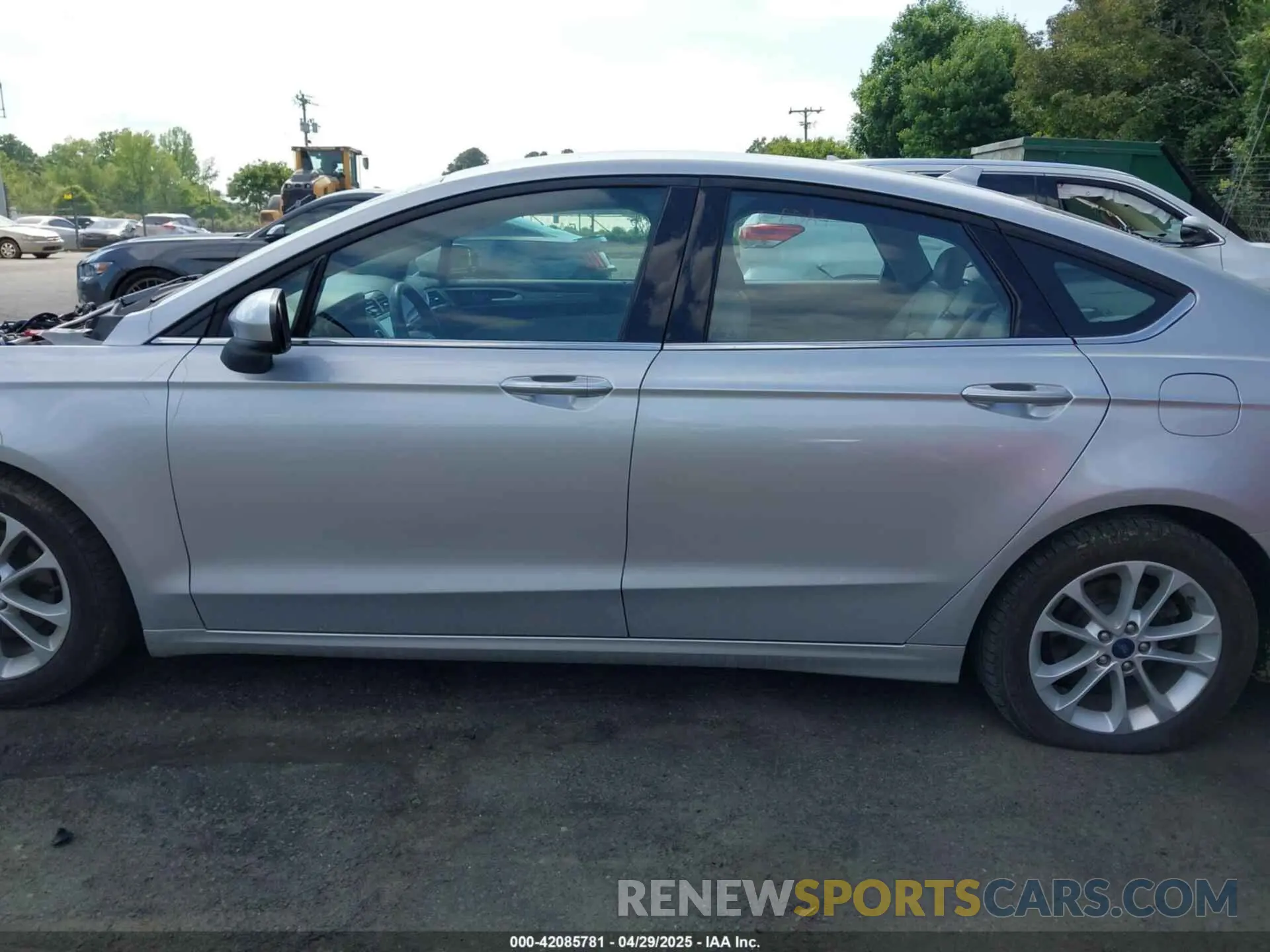 14 Photograph of a damaged car 3FA6P0HD1KR126681 FORD FUSION 2019