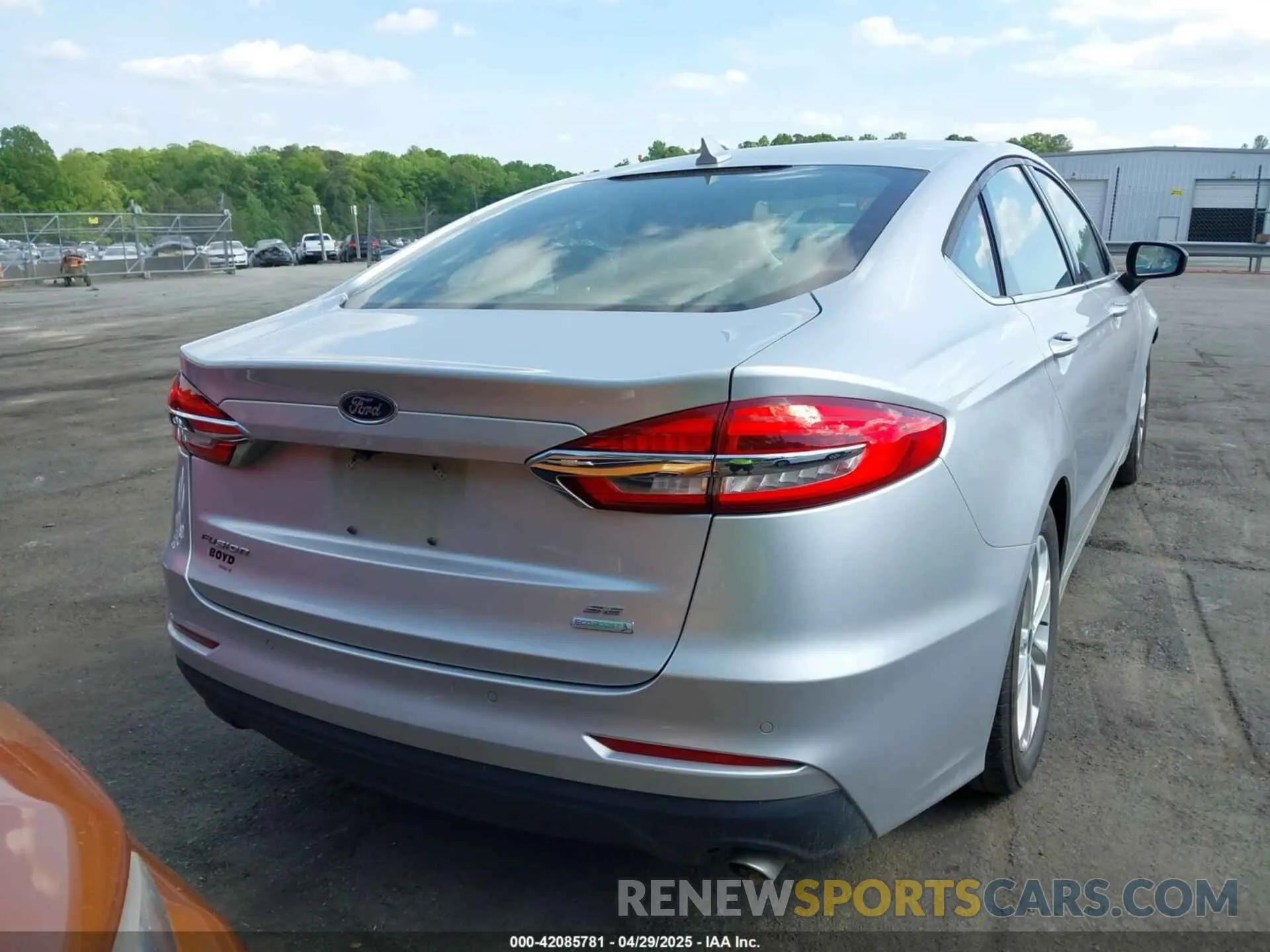 16 Photograph of a damaged car 3FA6P0HD1KR126681 FORD FUSION 2019