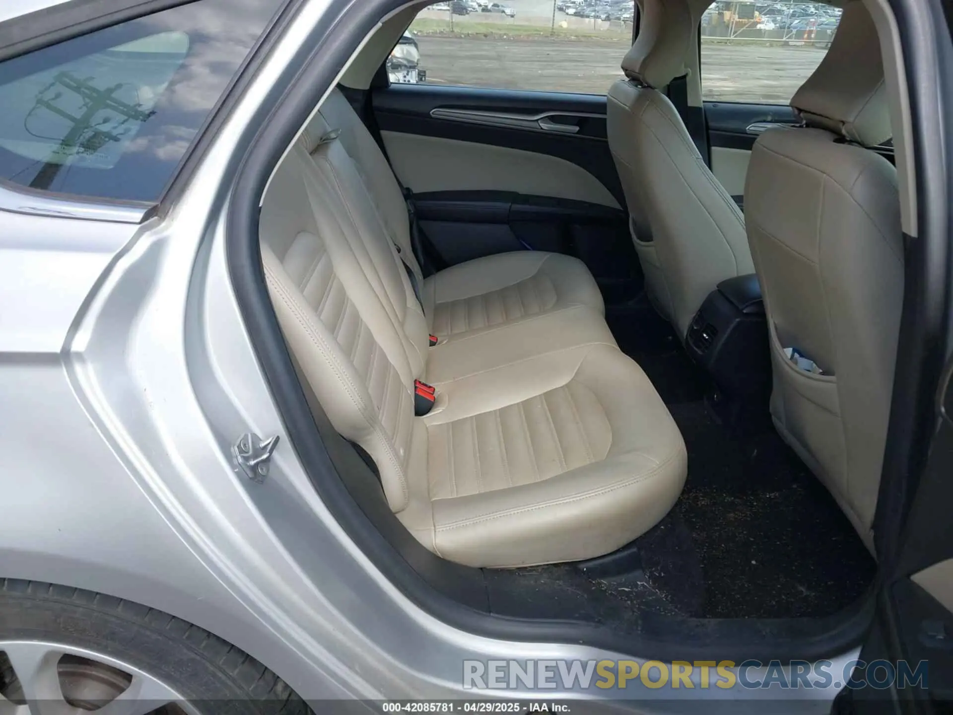 8 Photograph of a damaged car 3FA6P0HD1KR126681 FORD FUSION 2019