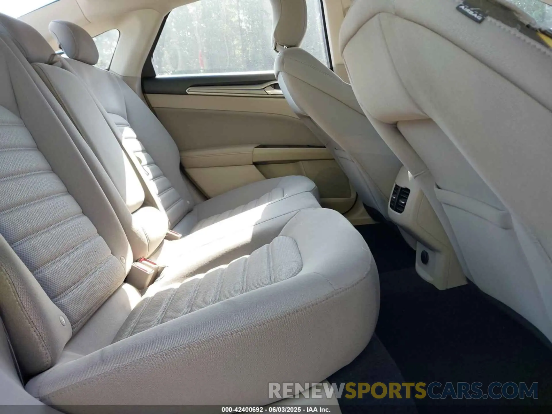 8 Photograph of a damaged car 3FA6P0HD1KR159485 FORD FUSION 2019