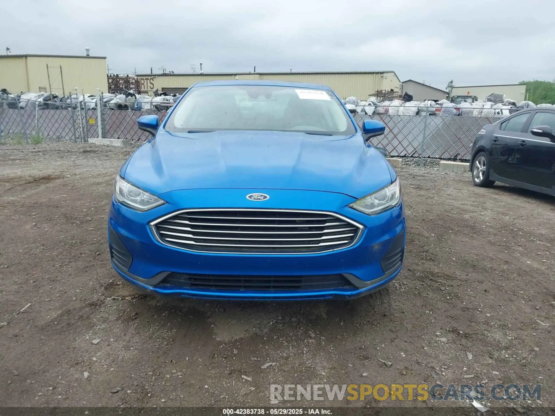 11 Photograph of a damaged car 3FA6P0HD1KR166033 FORD FUSION 2019