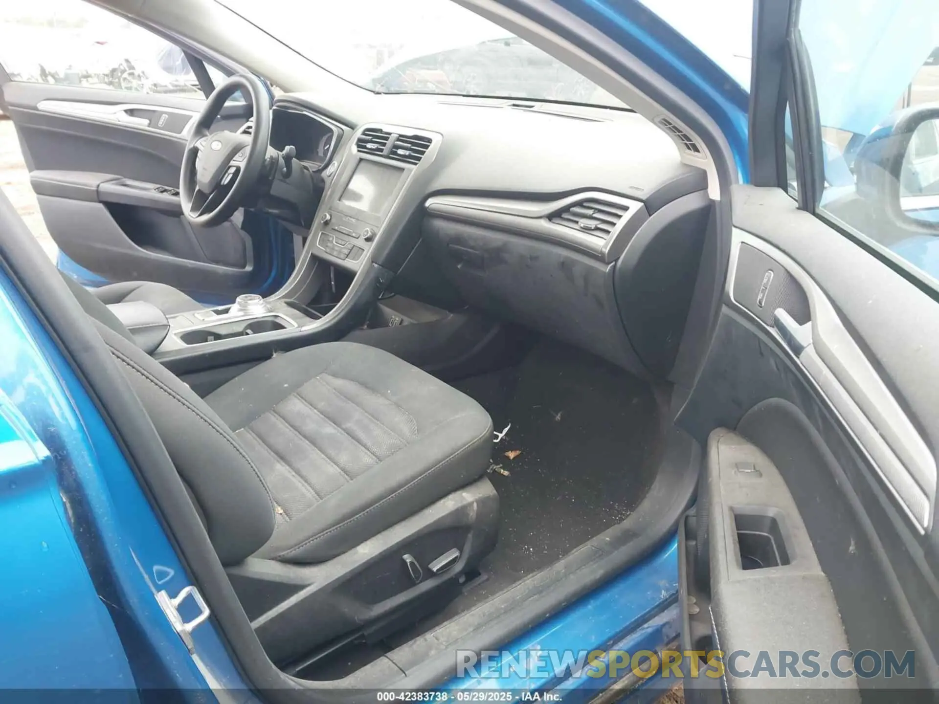 5 Photograph of a damaged car 3FA6P0HD1KR166033 FORD FUSION 2019