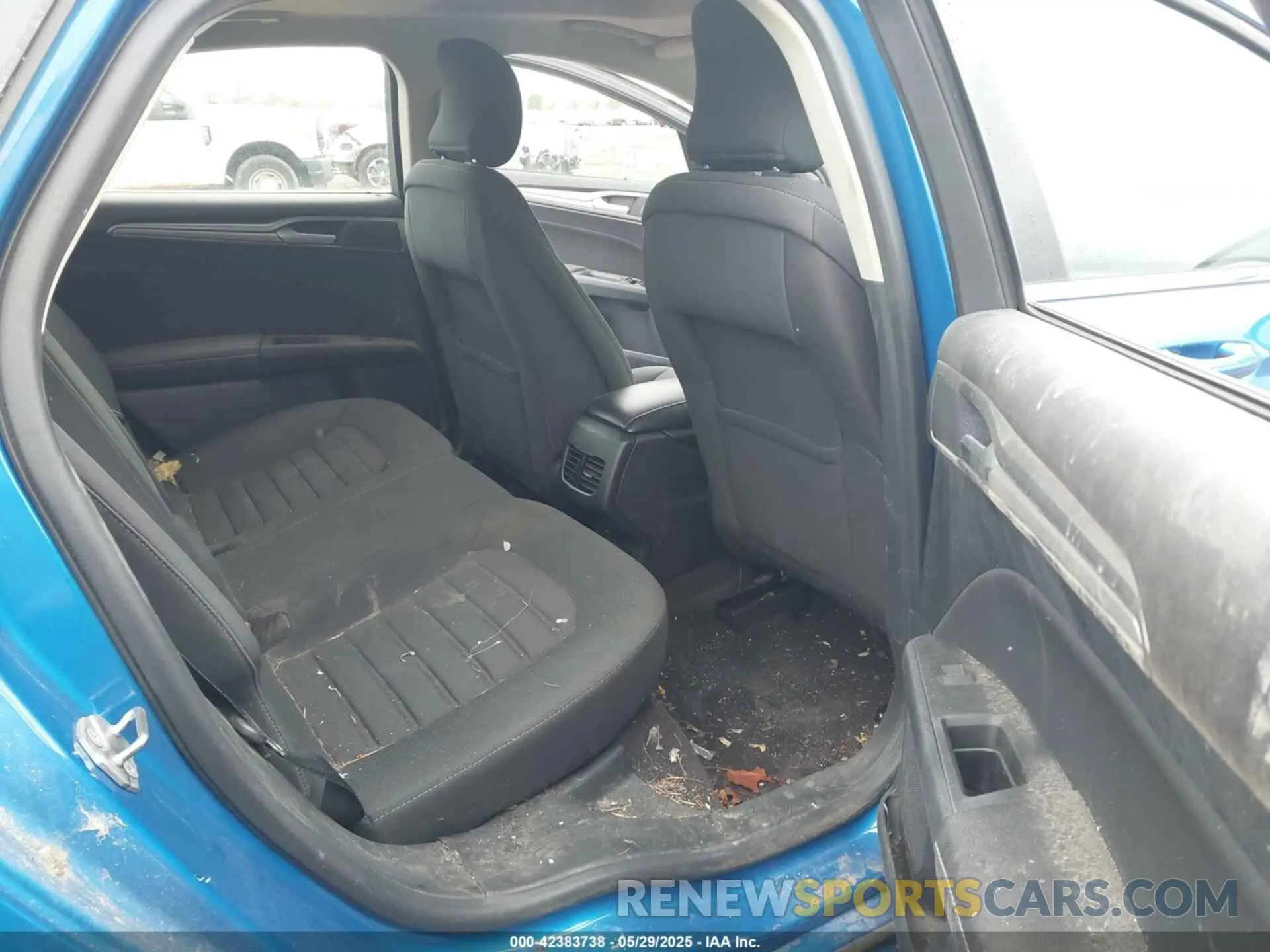 8 Photograph of a damaged car 3FA6P0HD1KR166033 FORD FUSION 2019
