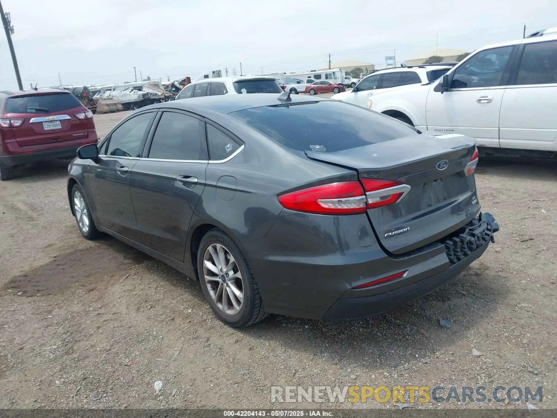 3 Photograph of a damaged car 3FA6P0HD1KR170552 FORD FUSION 2019
