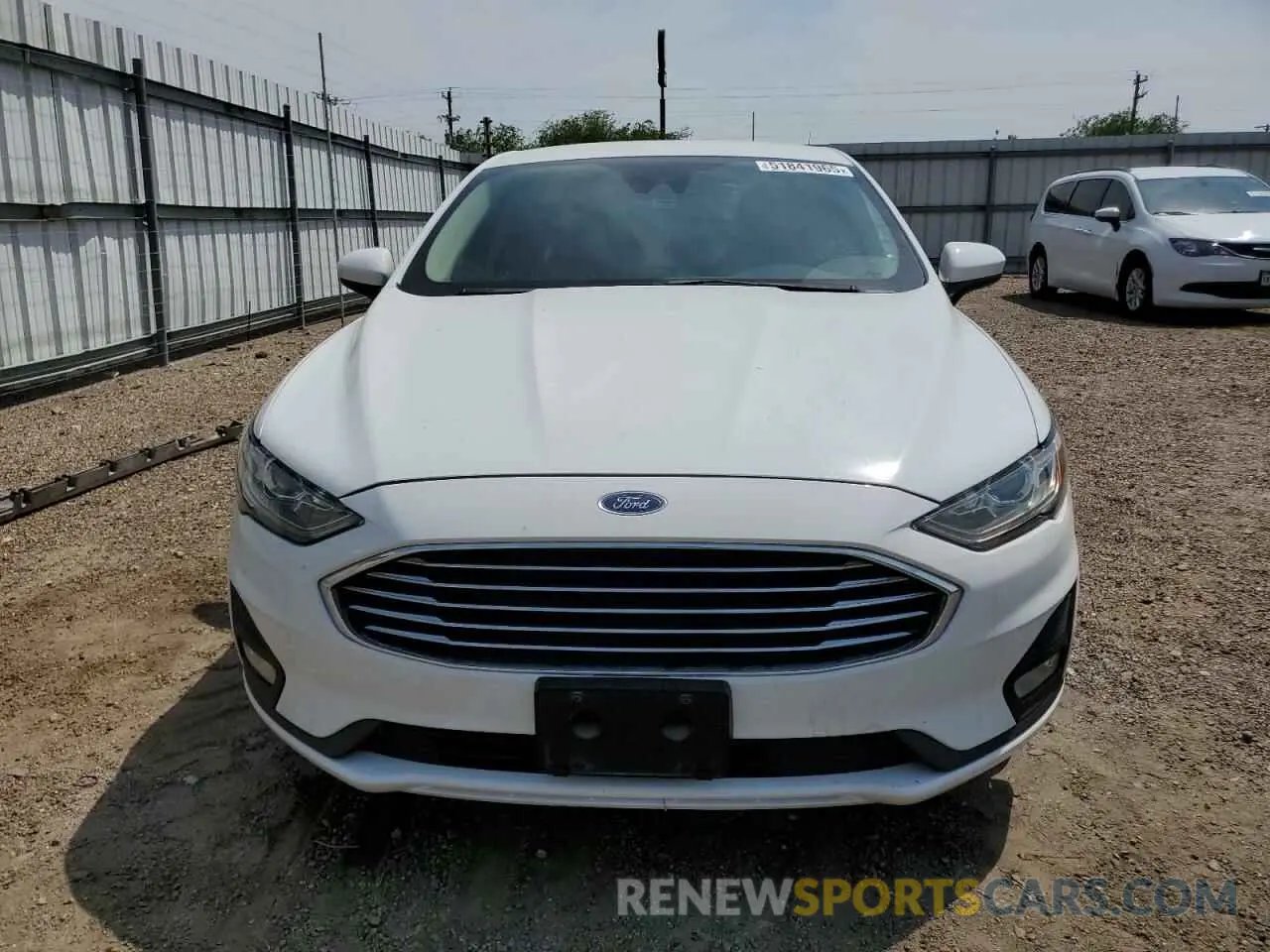 5 Photograph of a damaged car 3FA6P0HD1KR170700 FORD FUSION 2019